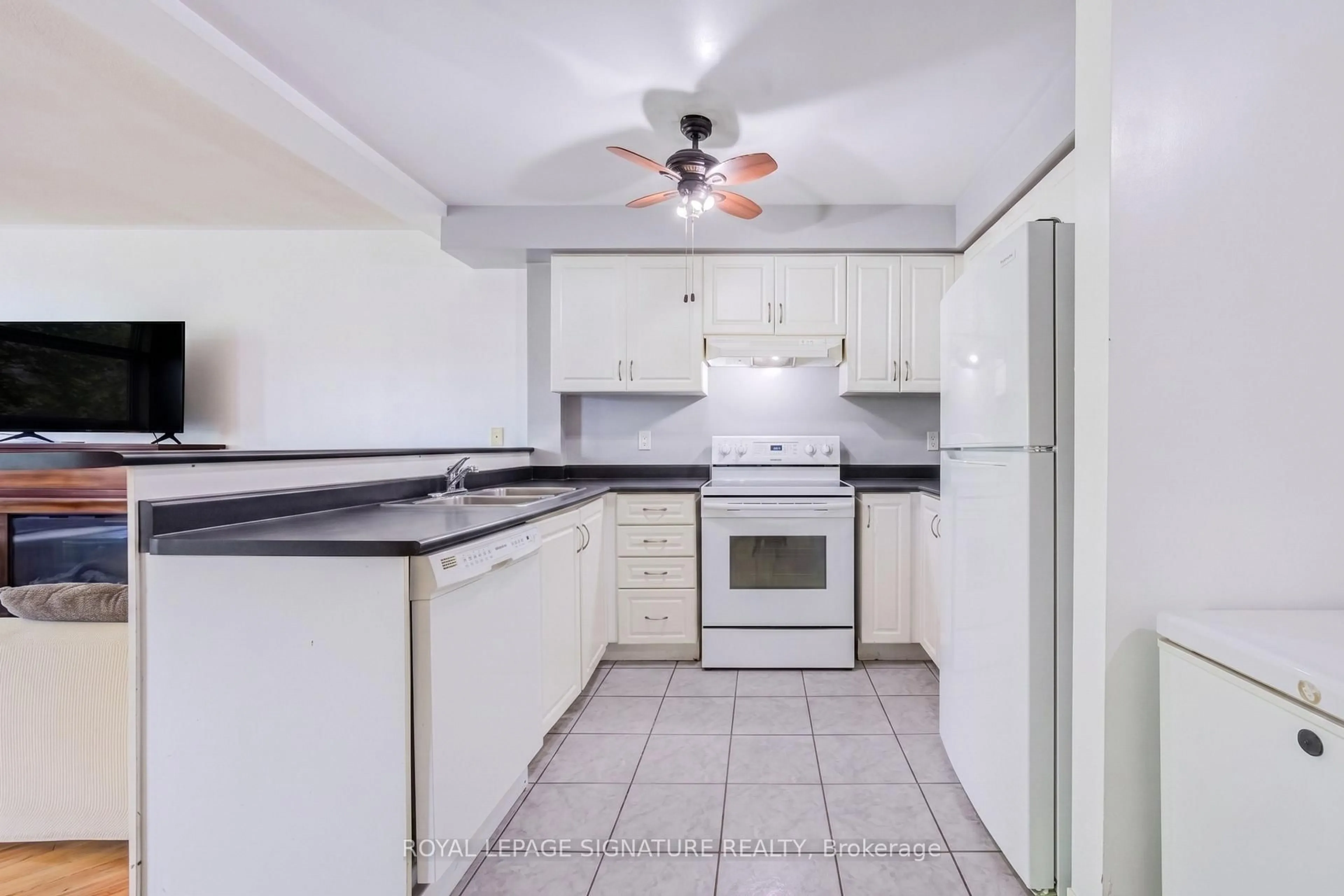 Standard kitchen, unknown for 42 Corvette Crt, Brampton Ontario L7A 2H8