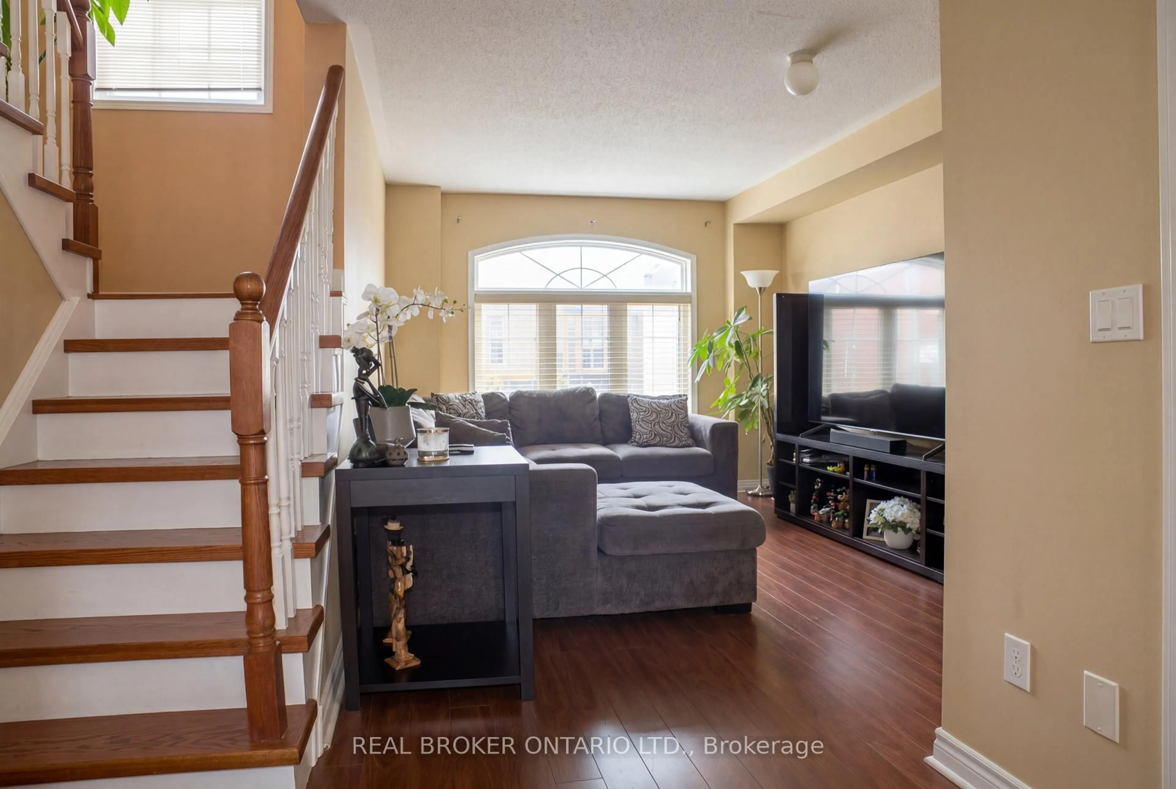 Living room with furniture, unknown for 34 Axelrod Ave, Brampton Ontario L6Y 5S9