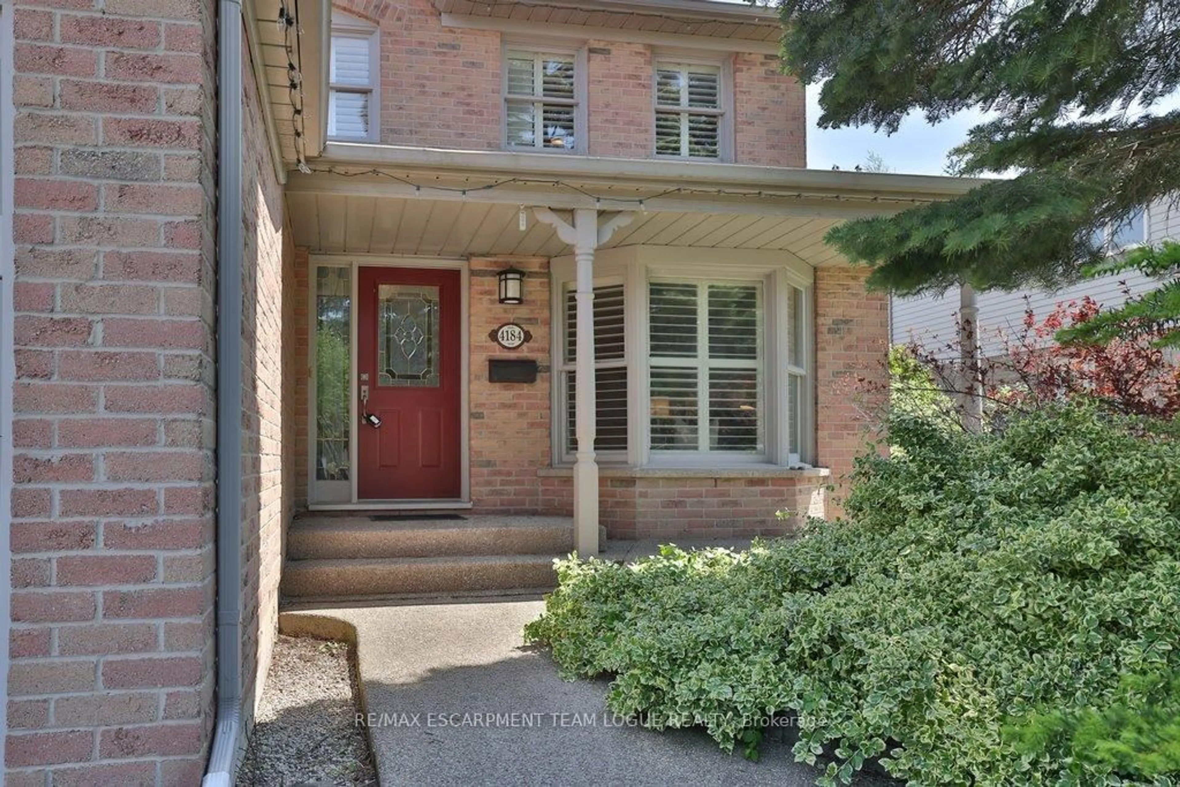 Home with brick exterior material, street for 4184 Millcroft Park Dr, Burlington Ontario L7M 3V3