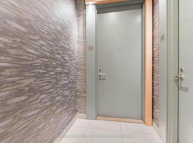 70 Annie Craig Dr #TH104, Toronto 2