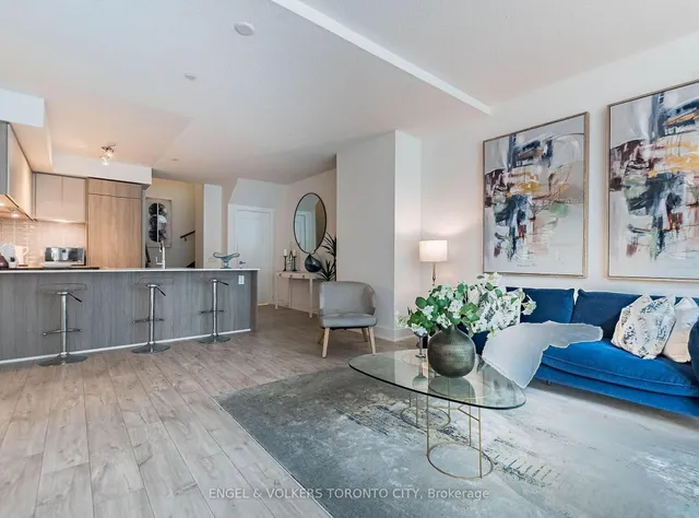 70 Annie Craig Dr #TH104, Toronto 4