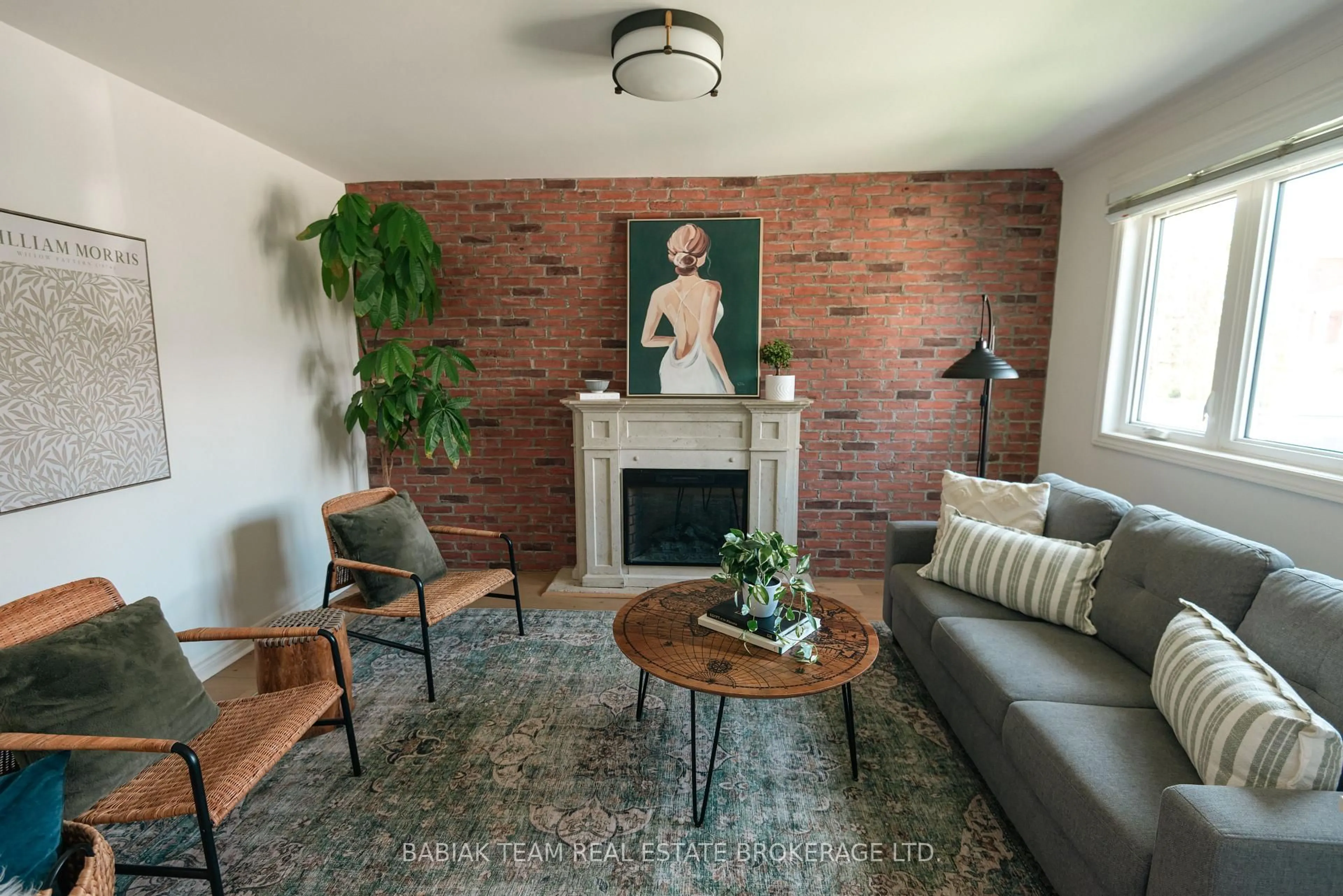 Living room with furniture, unknown for 23 Teignmouth Ave, Toronto Ontario M6E 1S6