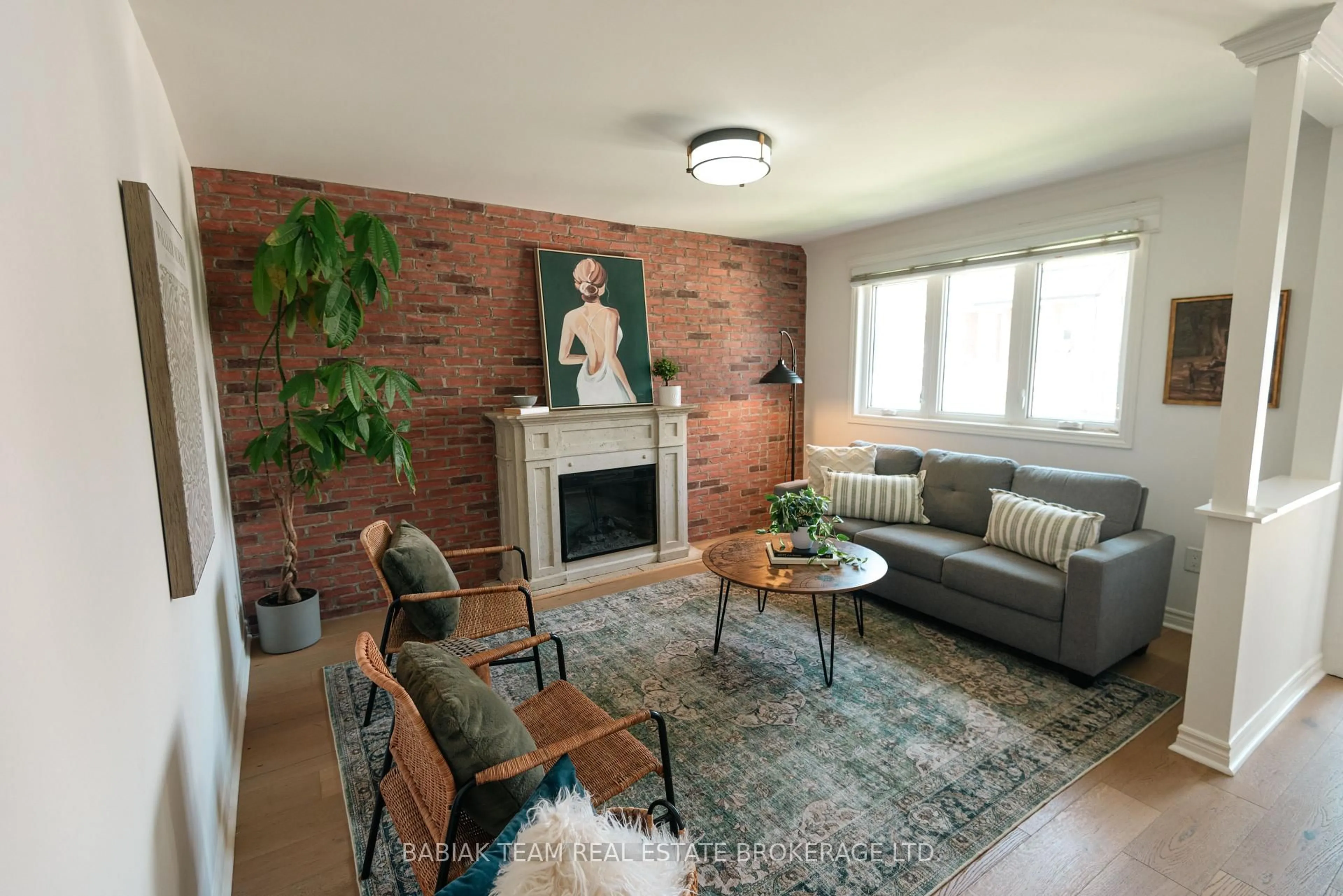 Living room with furniture, unknown for 23 Teignmouth Ave, Toronto Ontario M6E 1S6