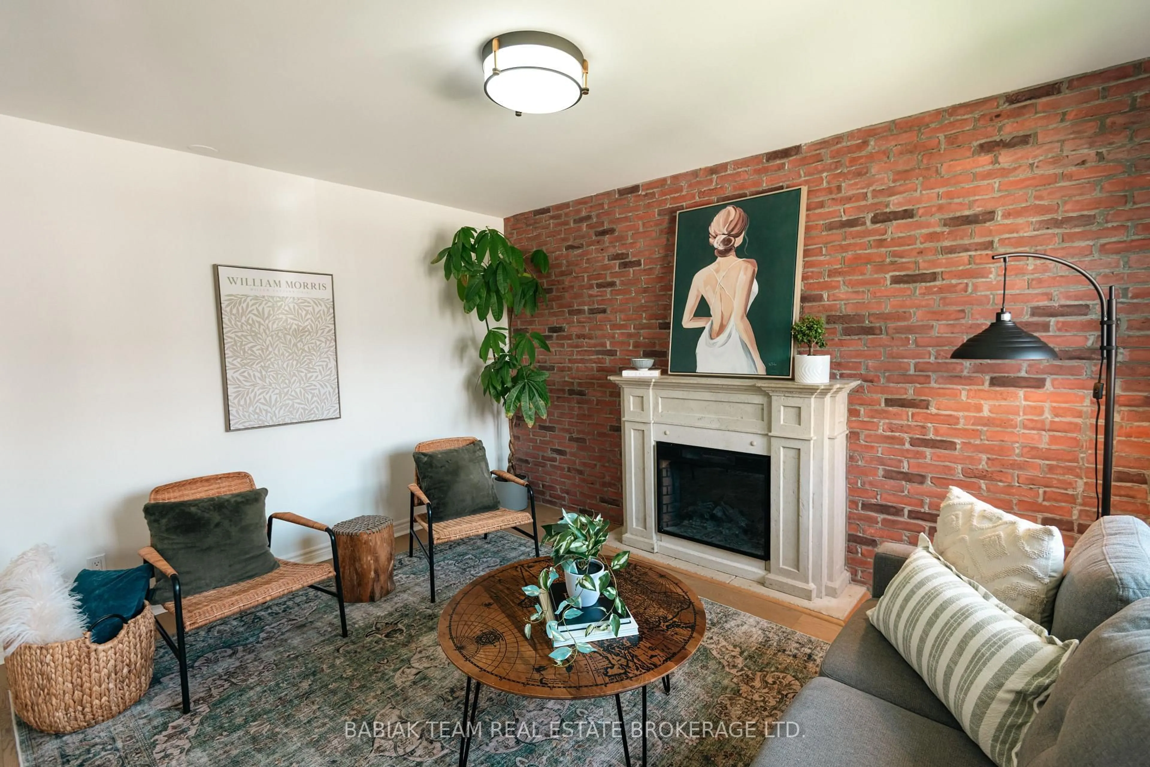 Living room with furniture, unknown for 23 Teignmouth Ave, Toronto Ontario M6E 1S6