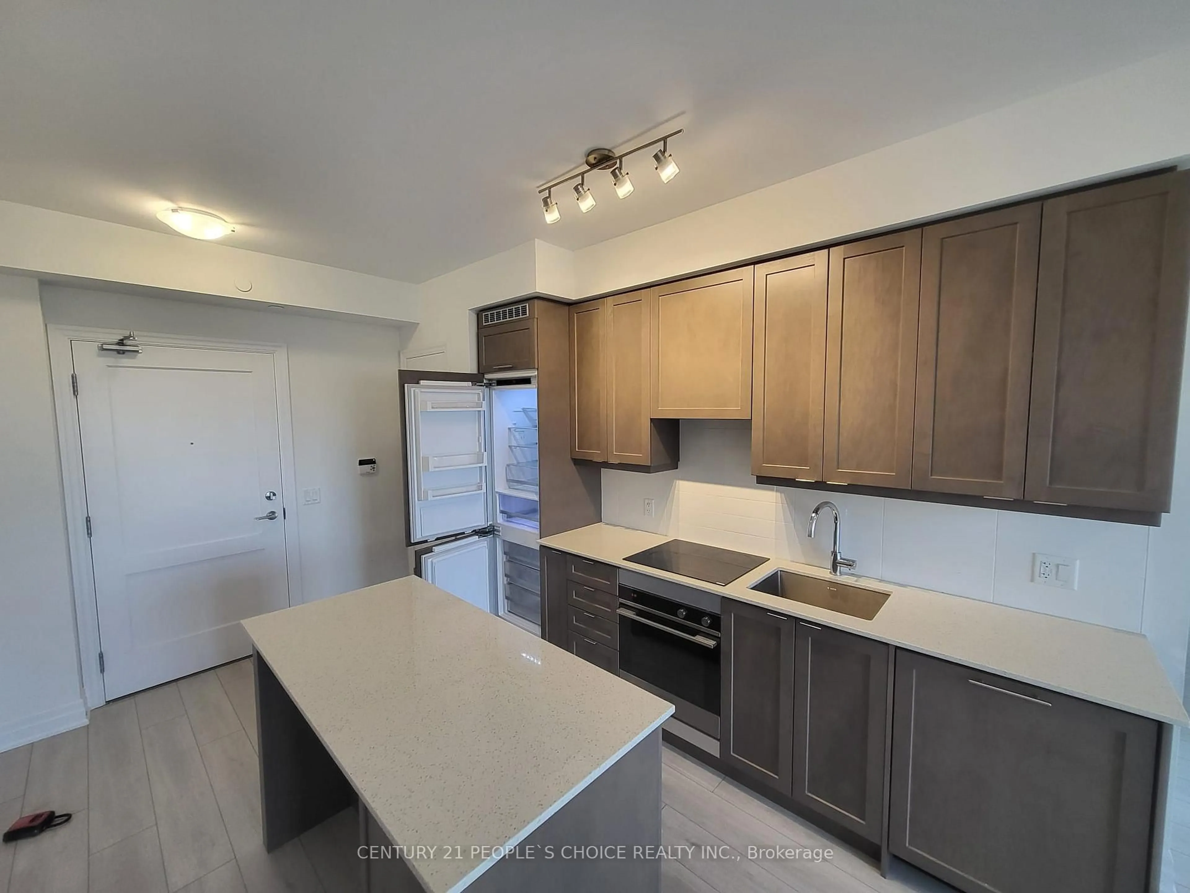 Open concept kitchen, unknown for 30 Elm Dr #1102, Mississauga Ontario L5B 1L9