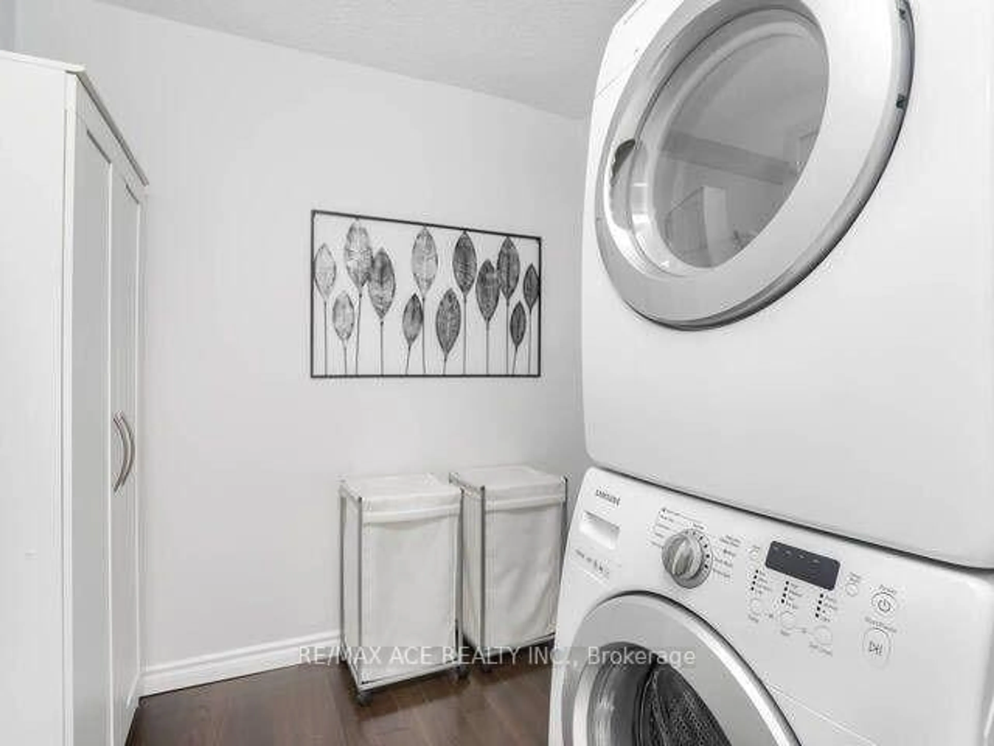Laundry room for 60 Southport St #624, Toronto Ontario M6S 3N4