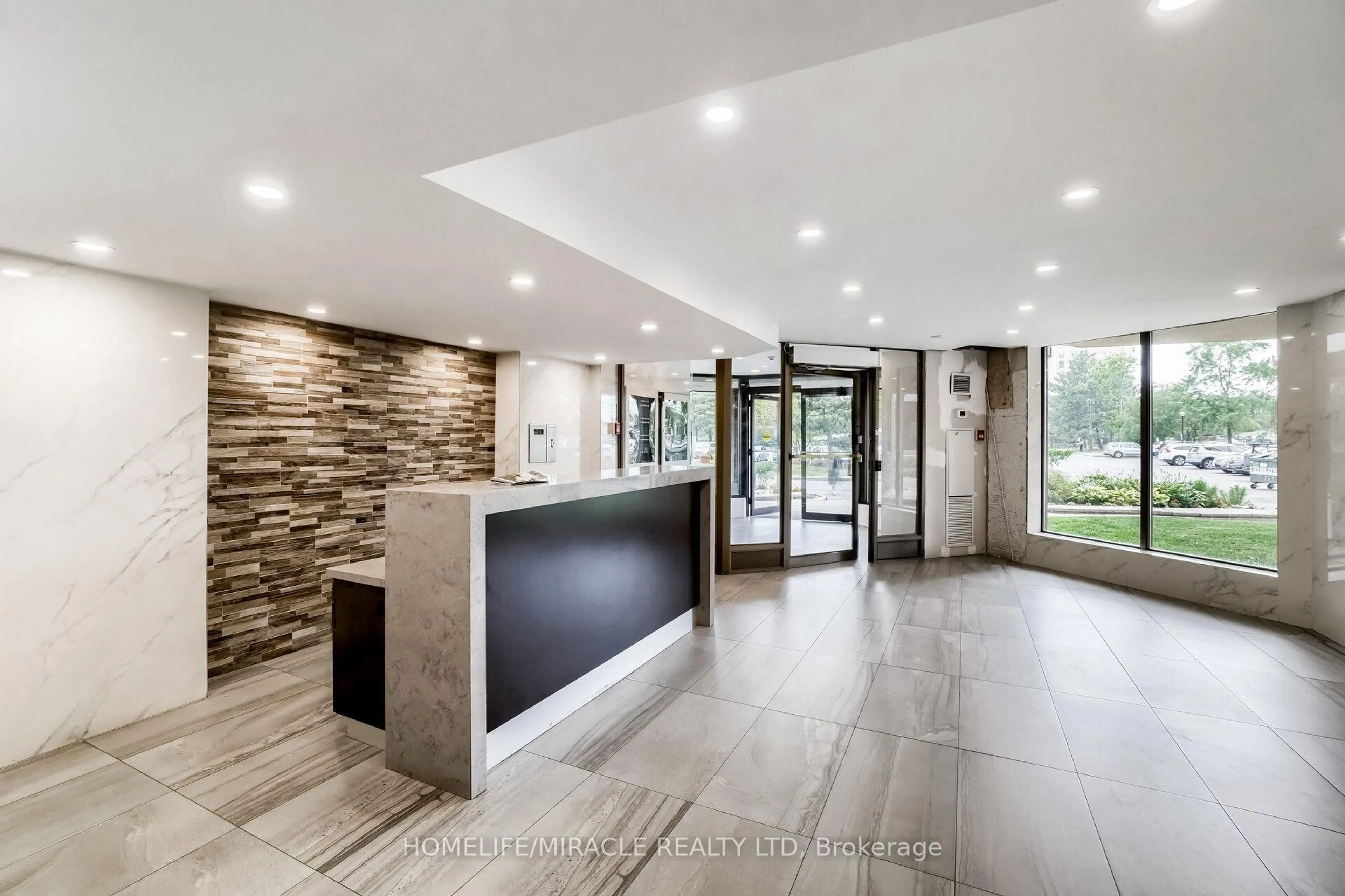 Indoor foyer for 234 Albion Rd #610, Toronto Ontario M9W 6A5