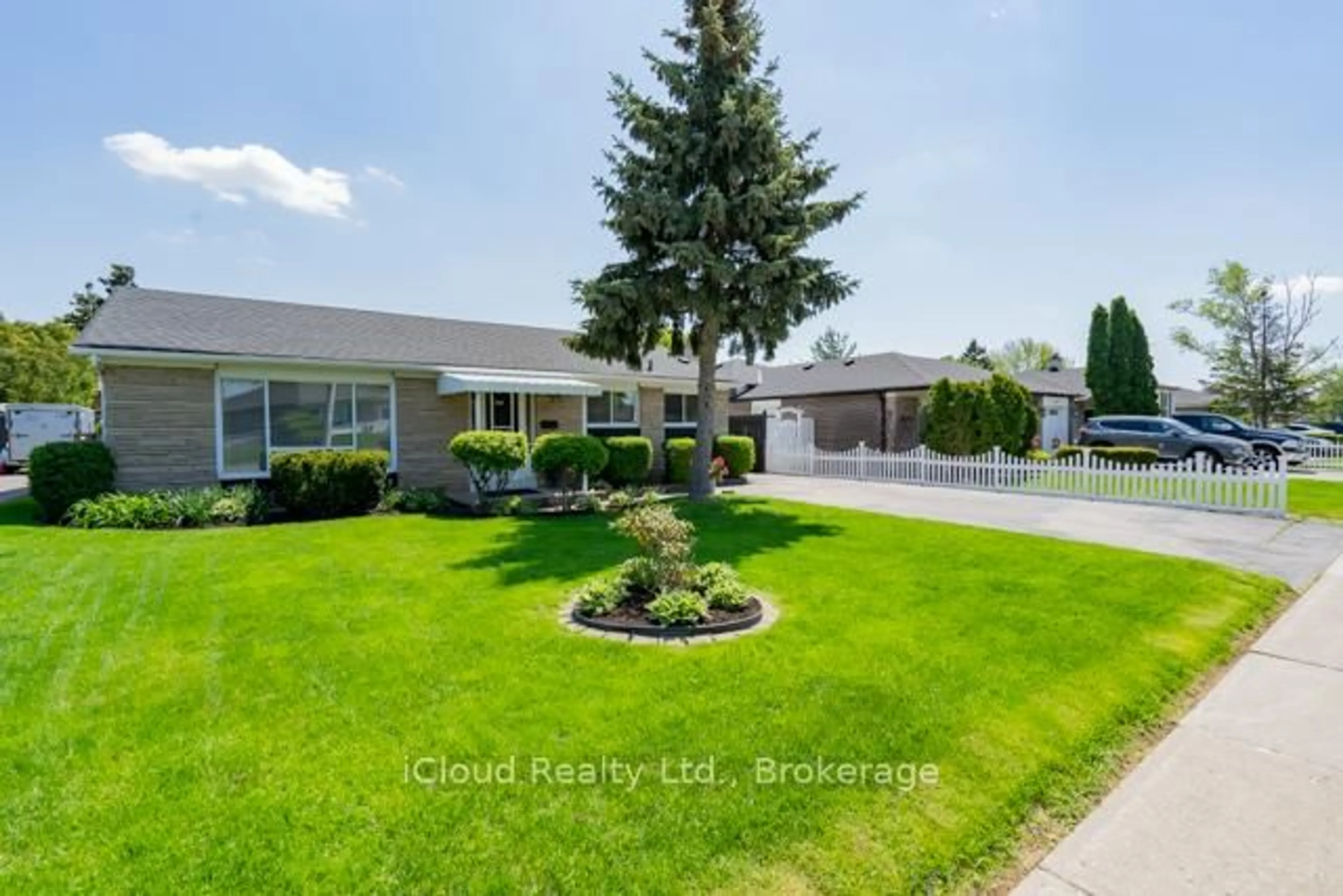 A pic from outside/outdoor area/front of a property/back of a property/a pic from drone, street for 242 Avondale Blvd, Brampton Ontario L6T 1J4