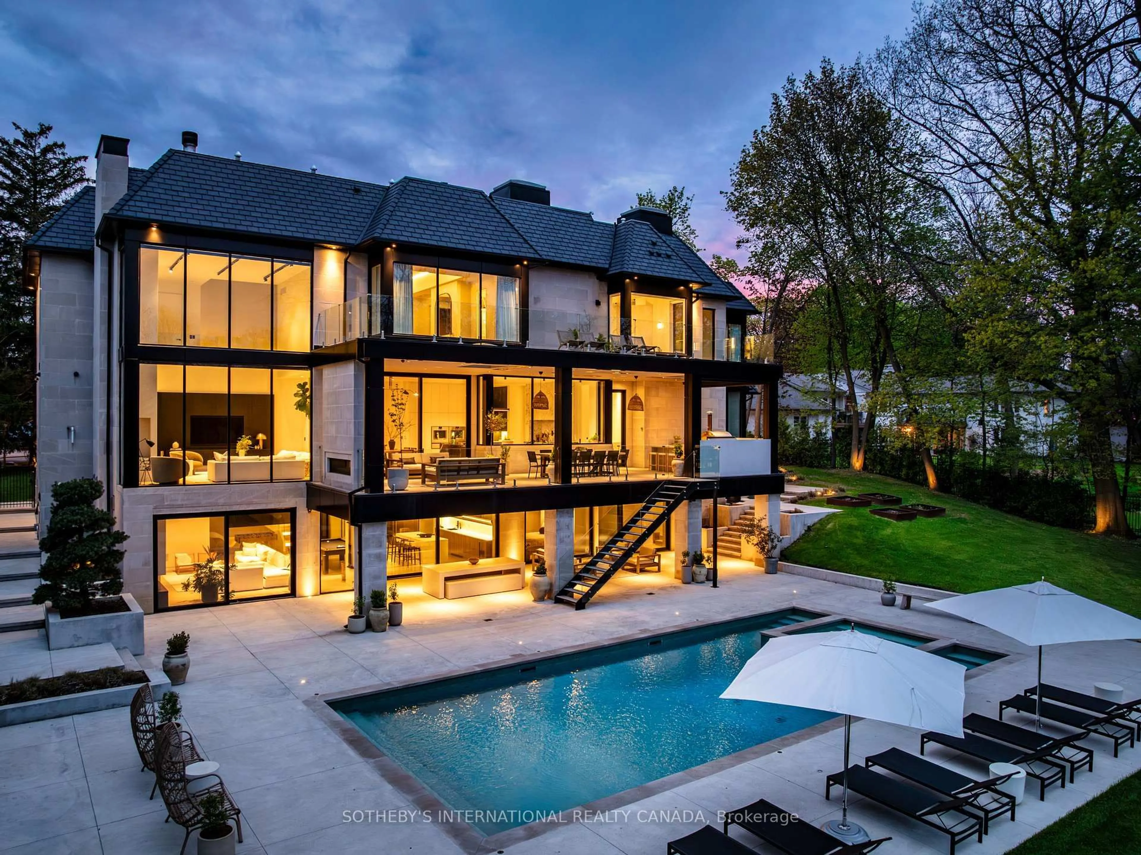 Home with brick exterior material, water/lake/river/ocean view for 7 Appleby Crt, Toronto Ontario M9B 5A1