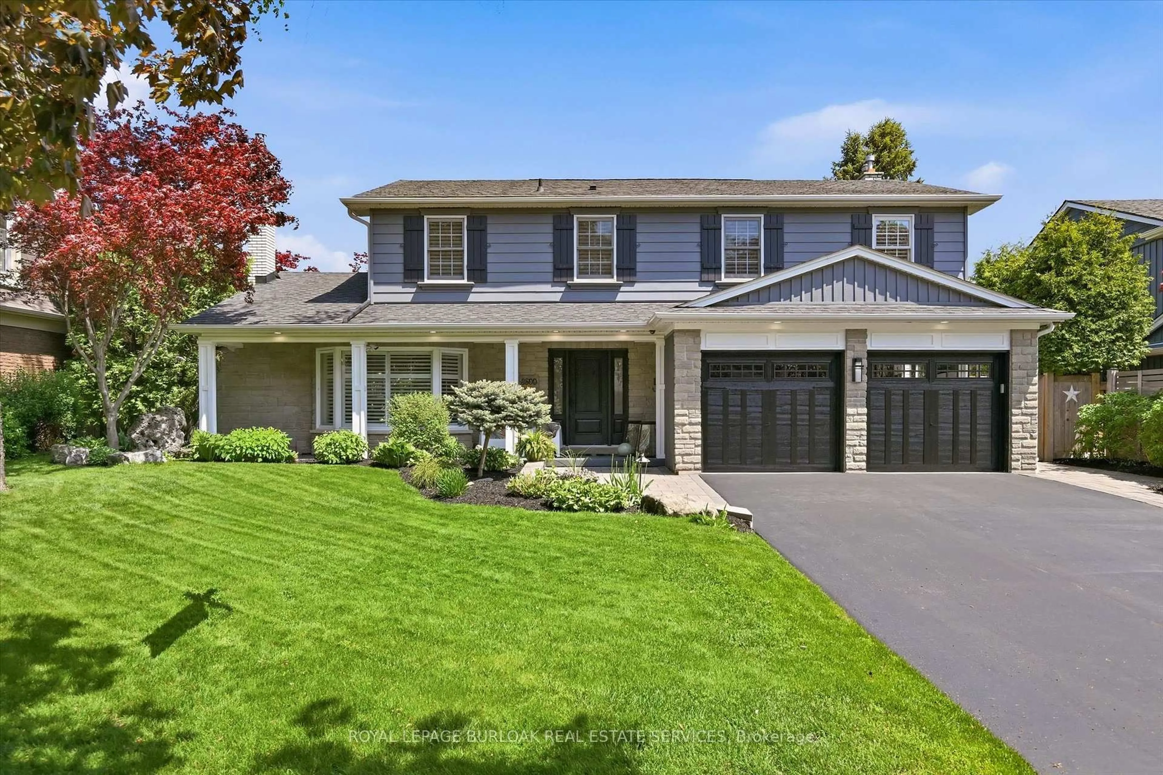 Home with vinyl exterior material, street for 3500 Regal Rd, Burlington Ontario L7N 1M3