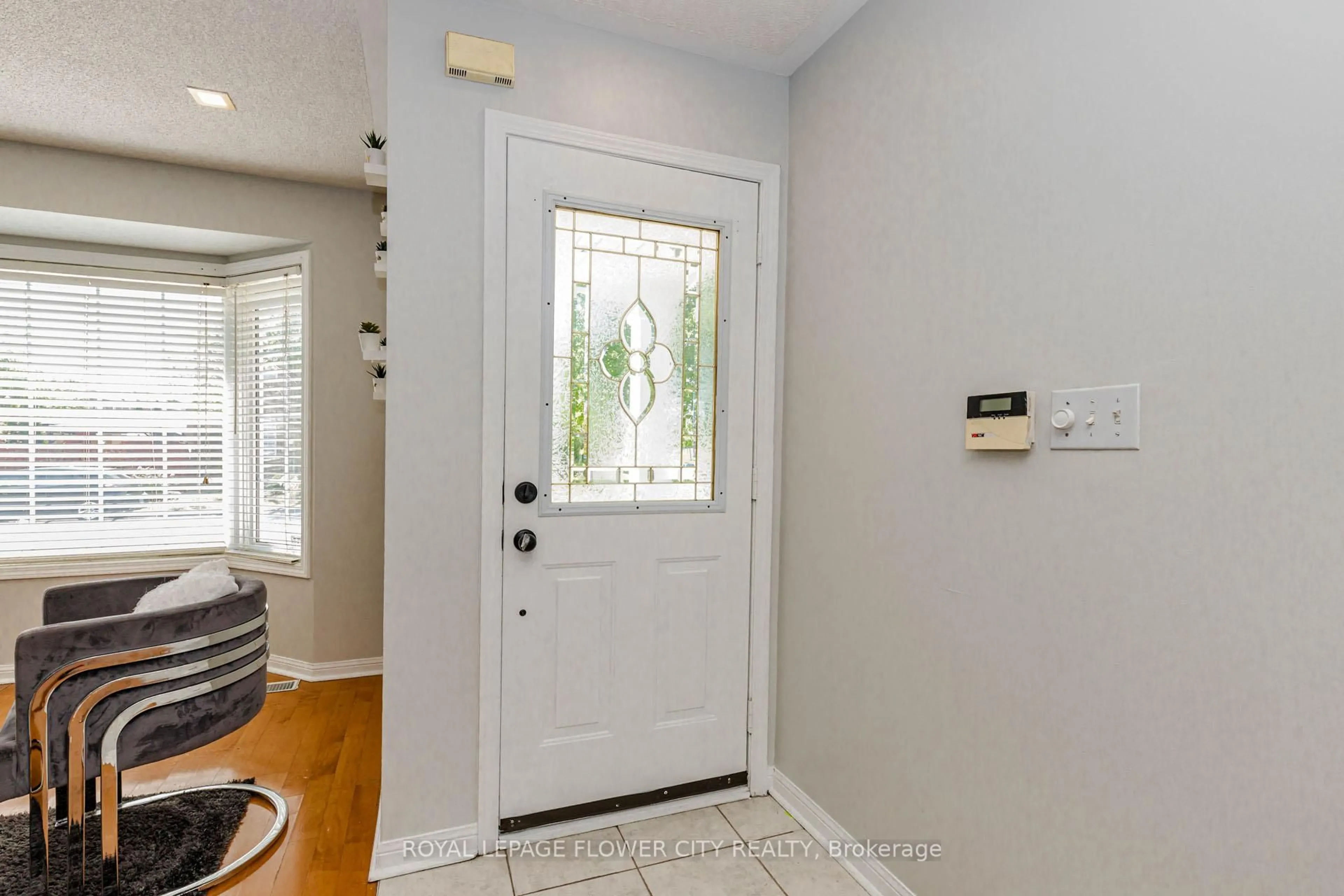 Indoor entryway for 10 Vista Green Cres, Brampton Ontario L7A 2S3