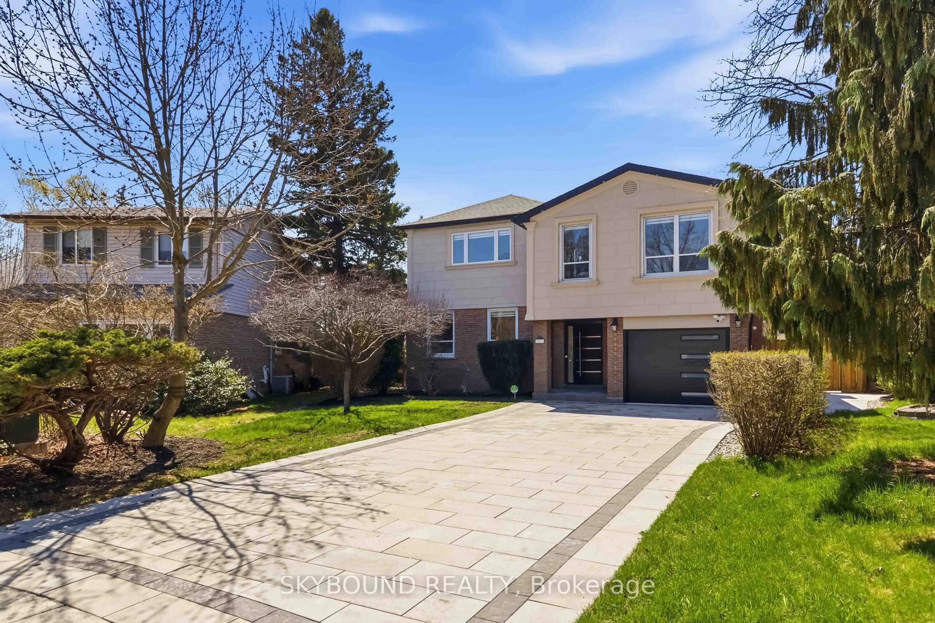 Home with brick exterior material, street for 2711 Spruce Needle Crt, Mississauga Ontario L5L 1N2