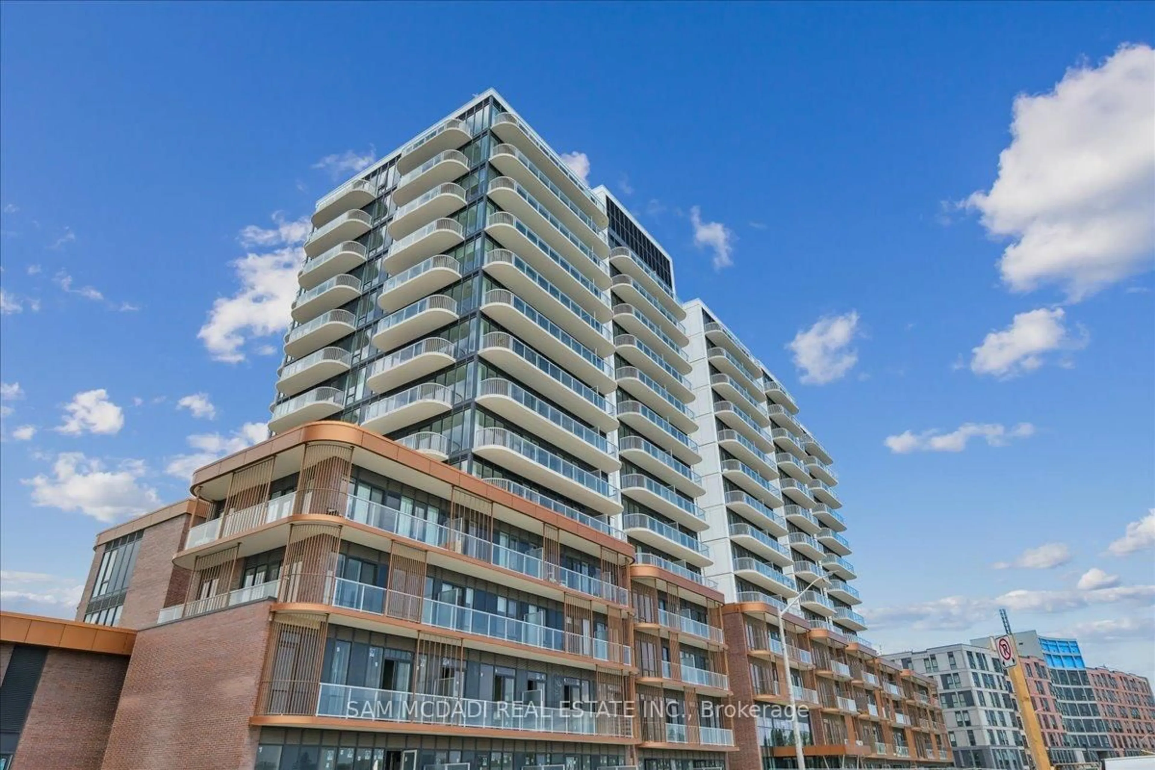 Unknown for 220 Missinnihe Way #912, Mississauga Ontario L5H 0A9