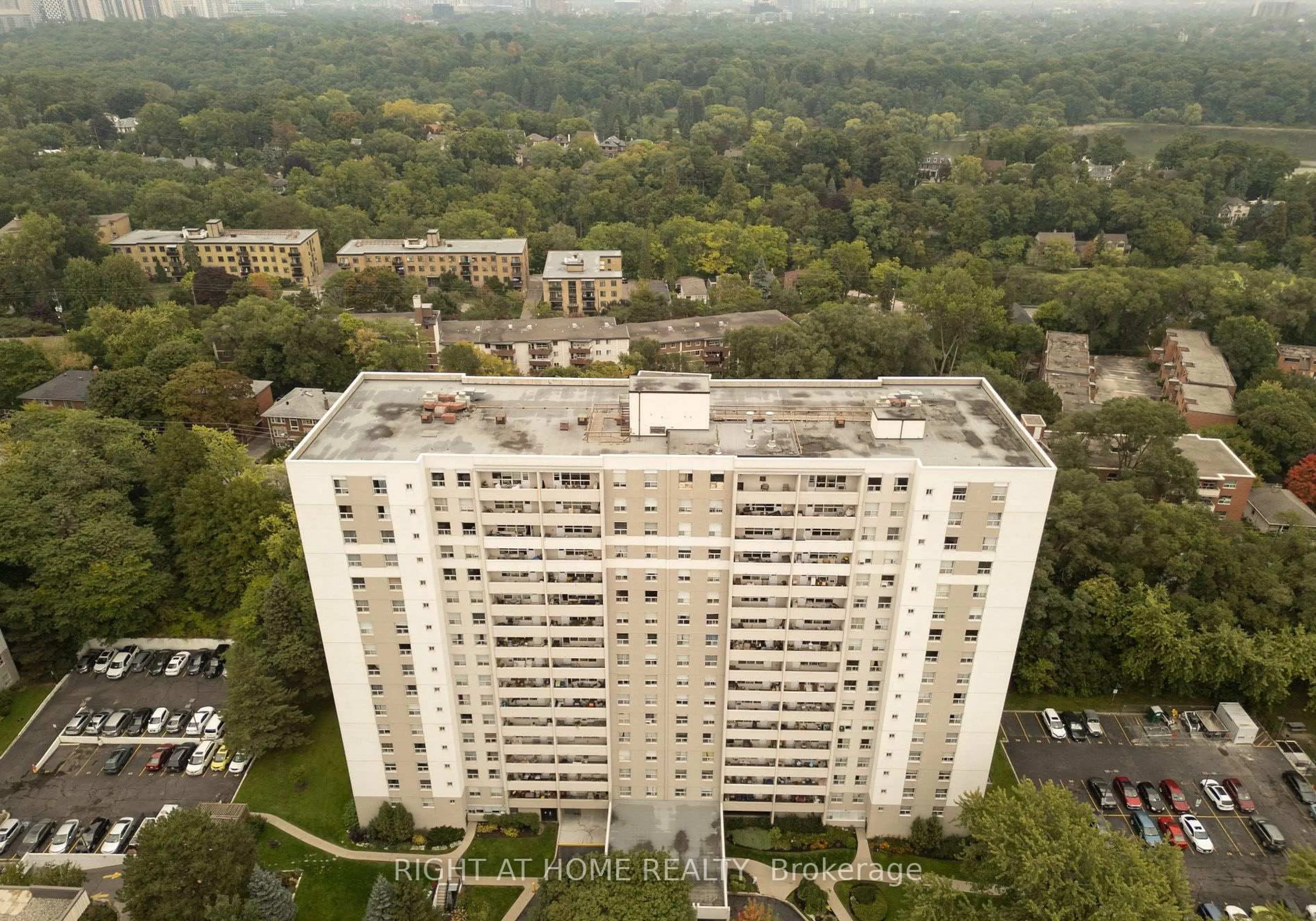 A pic from outside/outdoor area/front of a property/back of a property/a pic from drone, city buildings view from balcony for 45 Southport St #1102, Toronto Ontario M6S 3N5