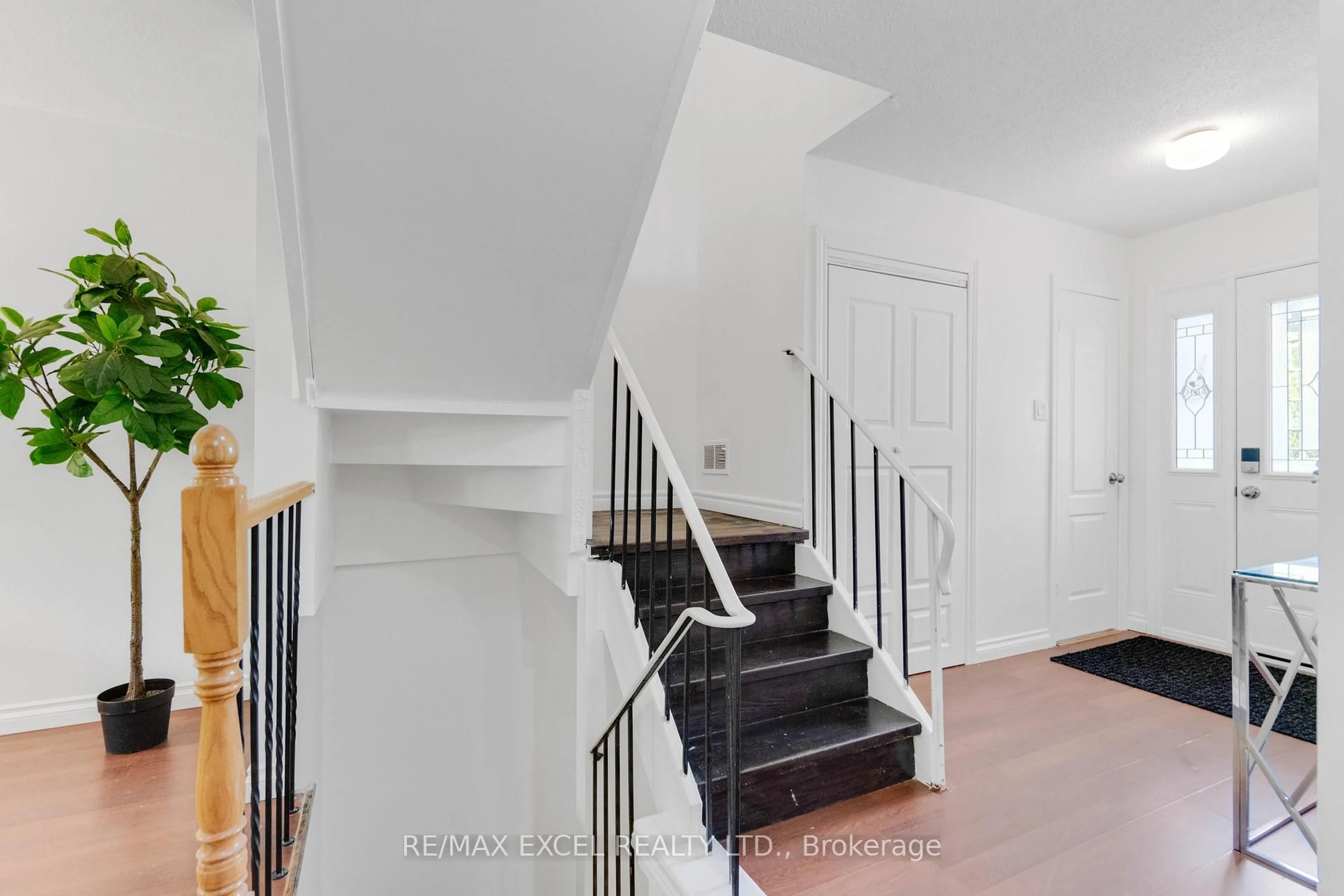 Unknown for 3587 Ash Row Cres, Mississauga Ontario L5L 1K3