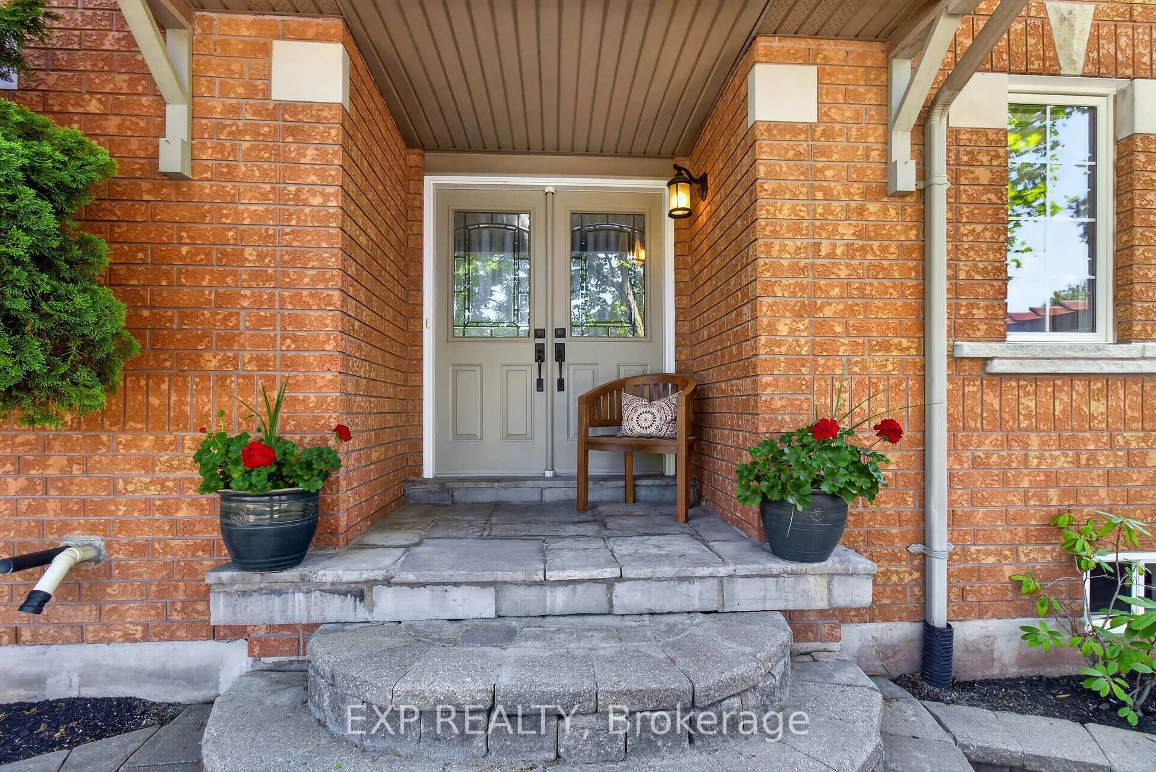 Indoor entryway for 1347 Brookstar Dr, Oakville Ontario L6M 3W1