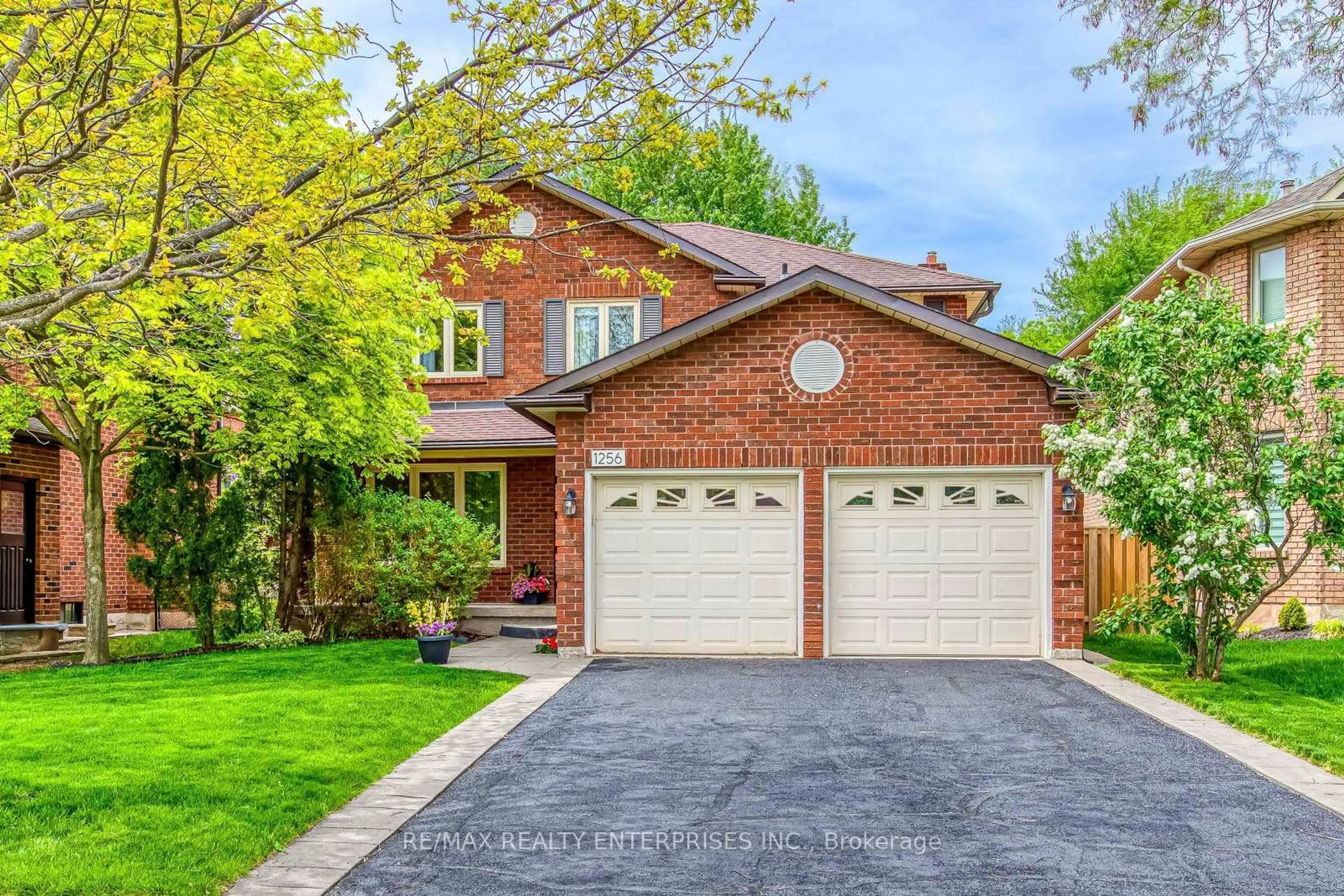 Home with brick exterior material, street for 1256 Greenwood Cres, Oakville Ontario L6J 6W2