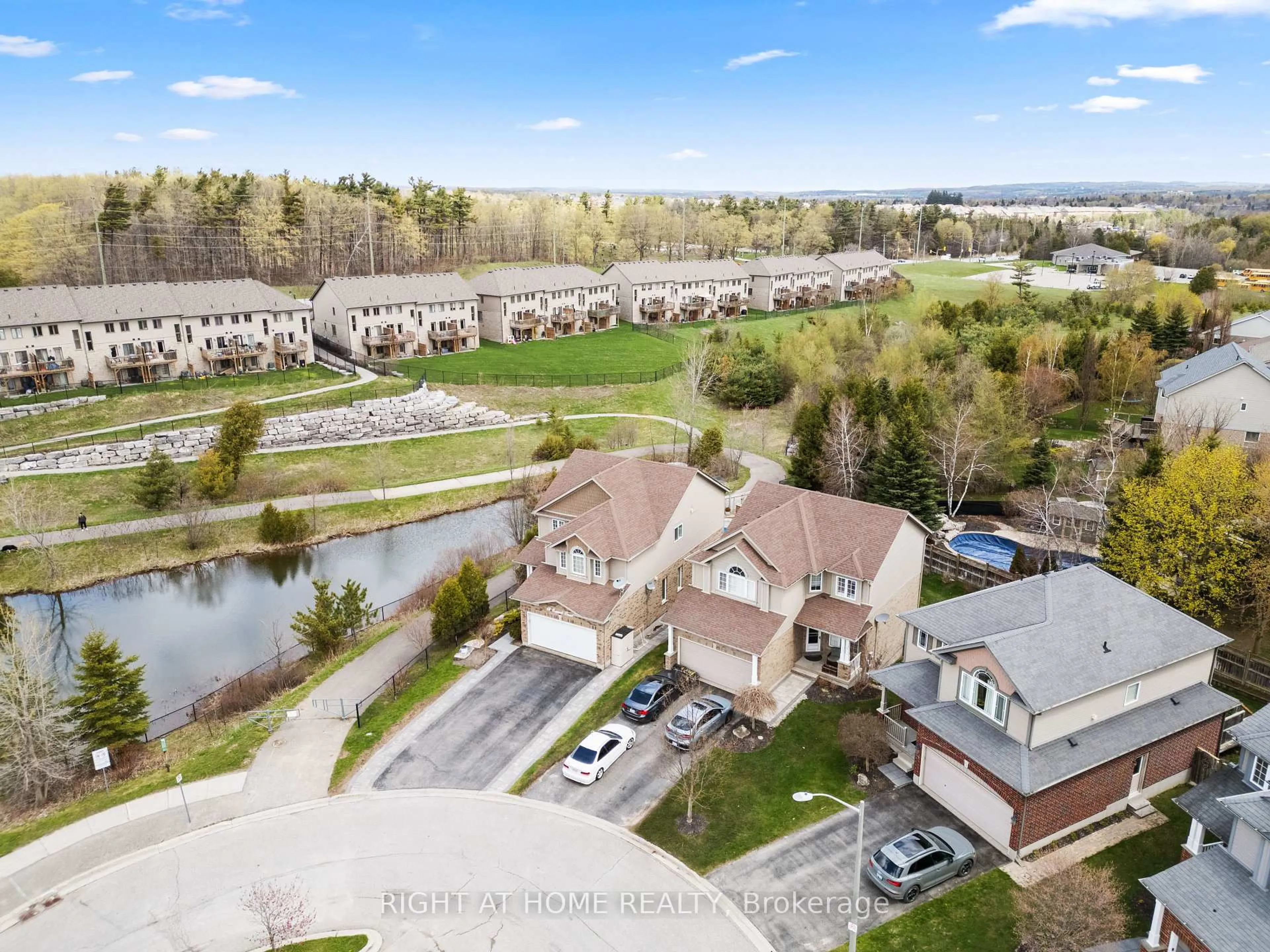 A pic from outside/outdoor area/front of a property/back of a property/a pic from drone, water/lake/river/ocean view for 18 Samuel Crt, Orangeville Ontario L9W 0B8