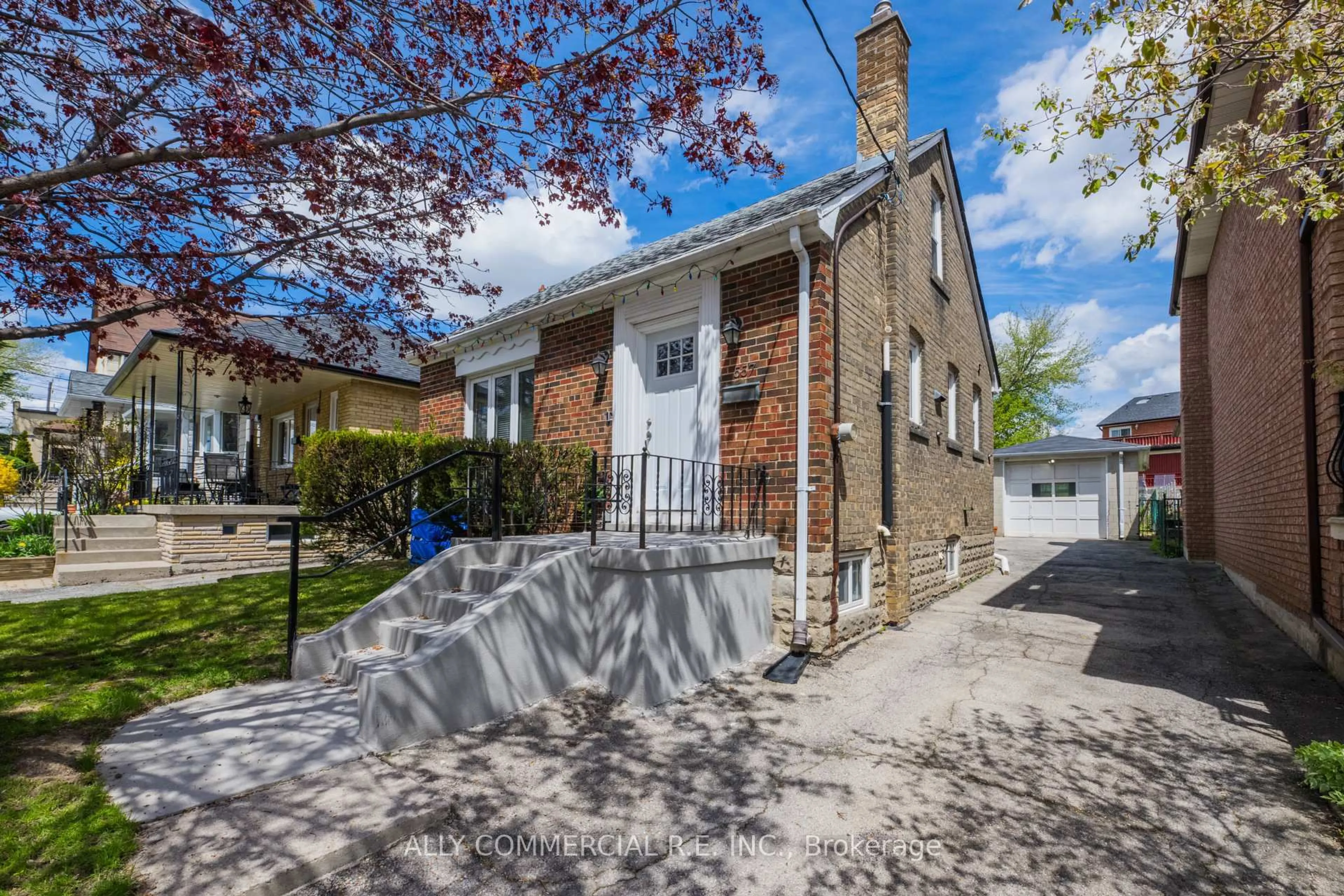 Unknown for 557 Nairn Ave, Toronto Ontario M6E 4J5