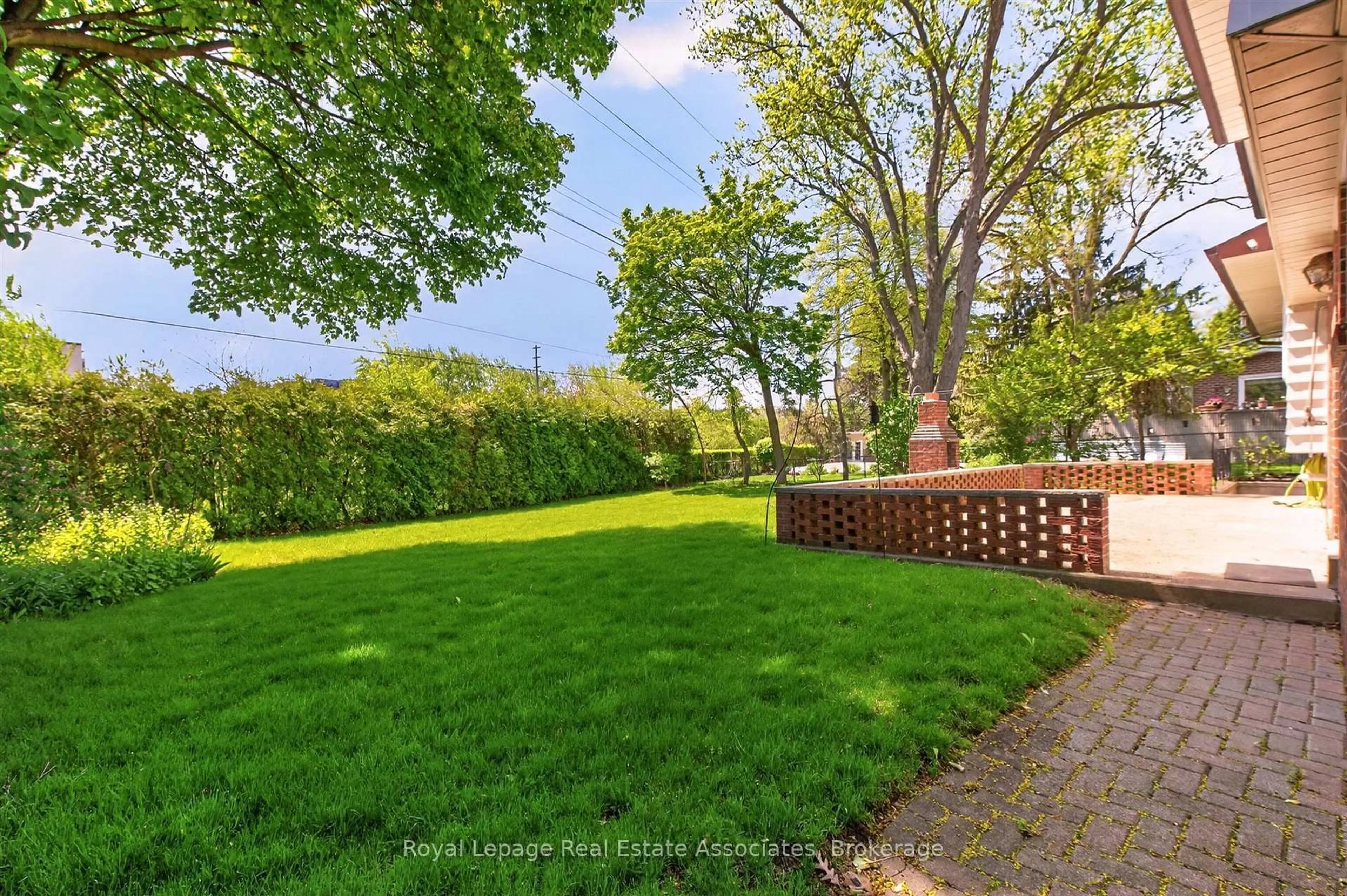 Patio, unknown for 2072 Sava Cres, Mississauga Ontario L5A 1E1