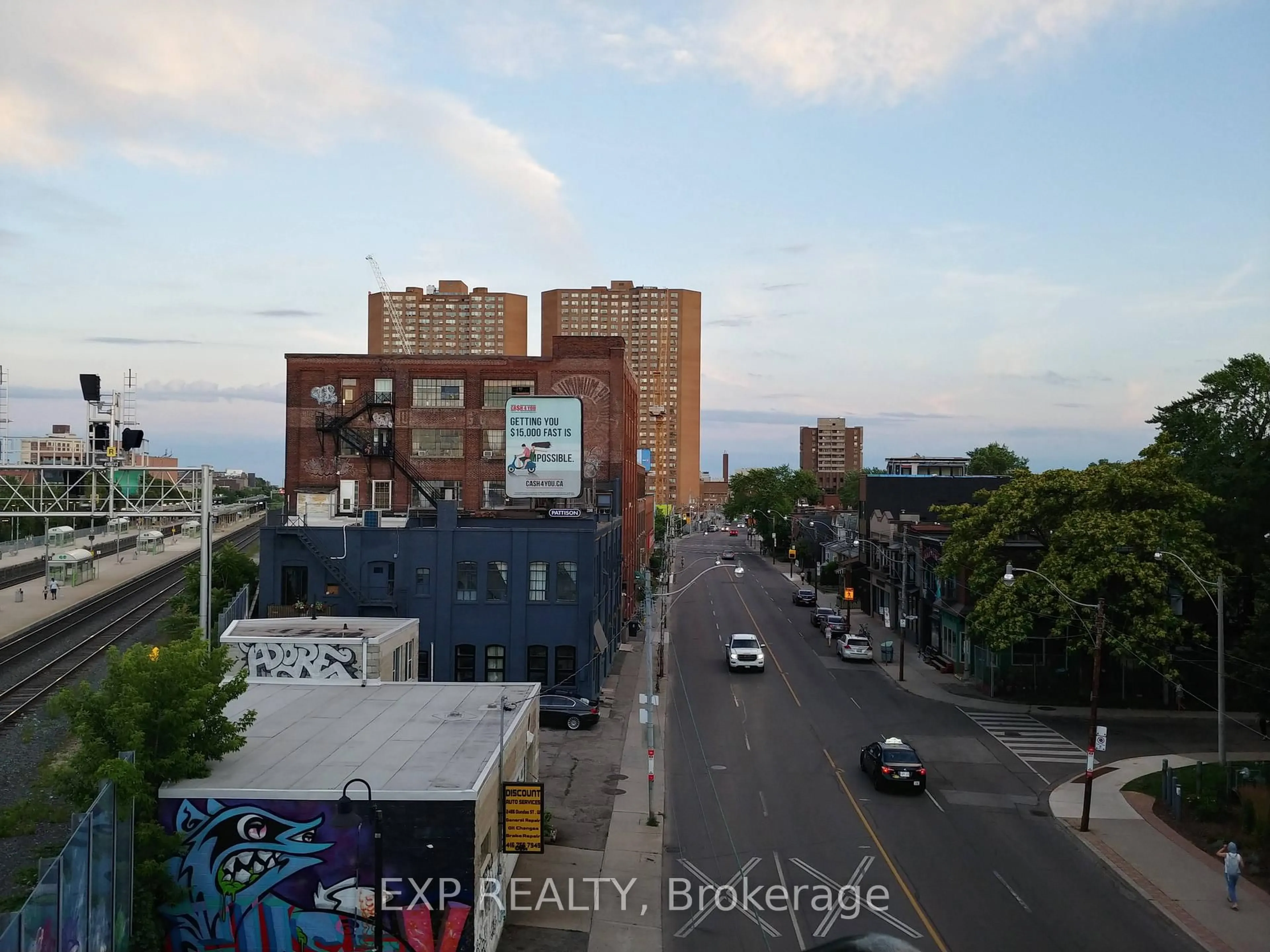 A pic from outside/outdoor area/front of a property/back of a property/a pic from drone, city buildings view from balcony for 2480 Dundas St, Toronto Ontario M6P 1W9