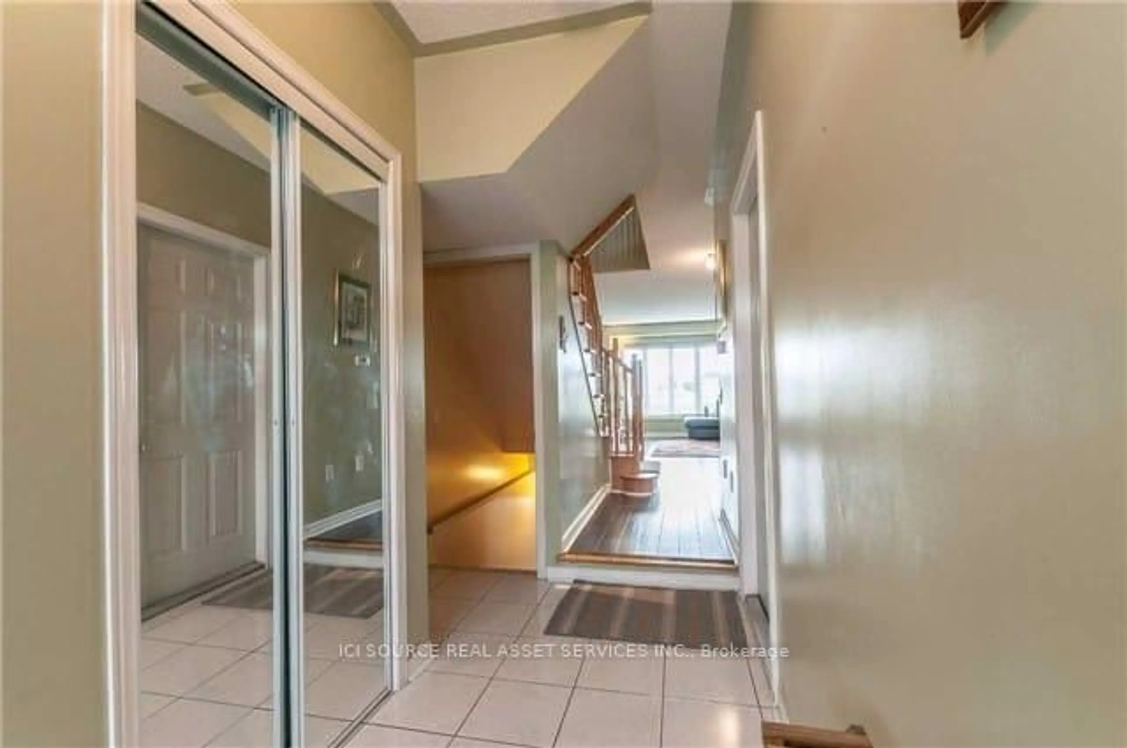 Indoor foyer for 63C View Green Cres, Toronto Ontario M9W 7E1