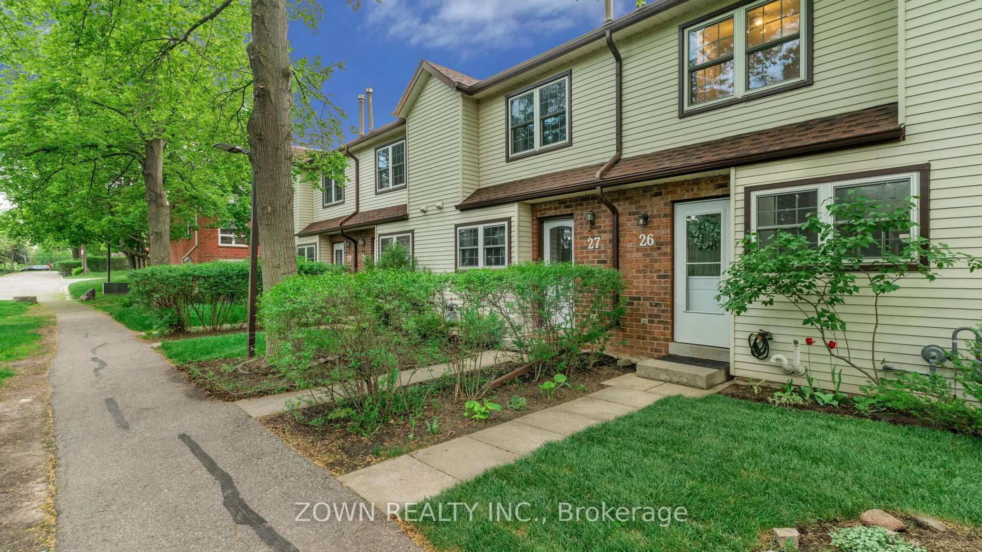 Home with brick exterior material, street for 2065 Amherst Heights Crt #26, Burlington Ontario L7P 4R6
