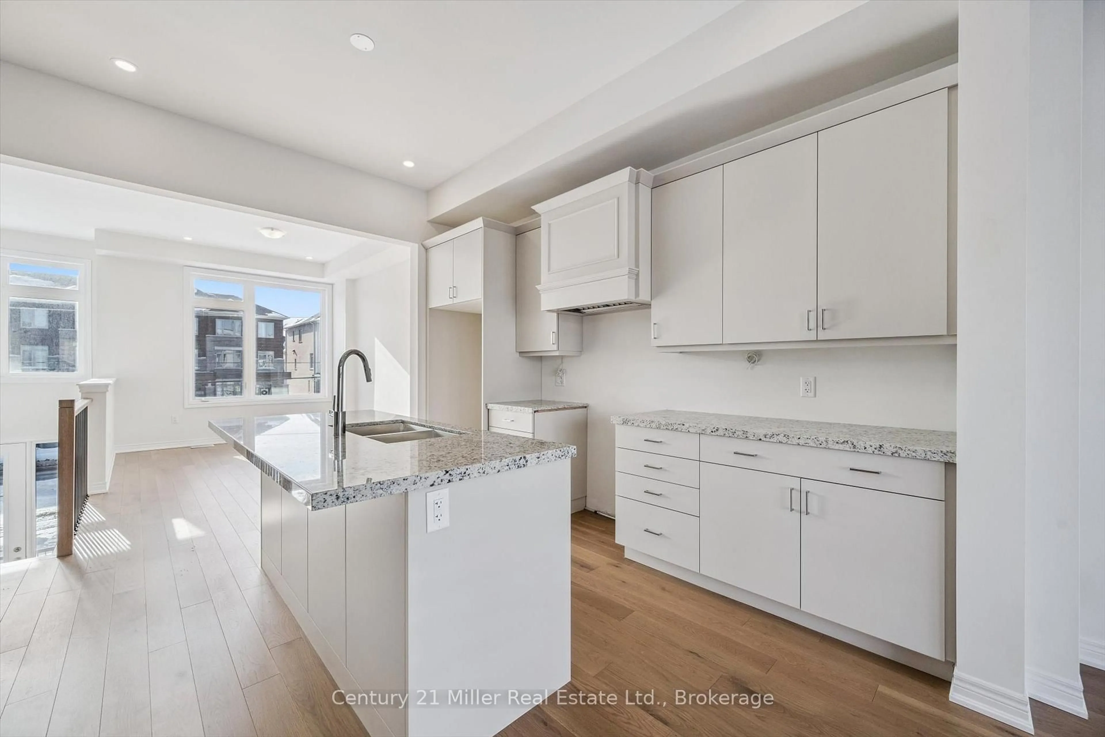 Open concept kitchen, ceramic/tile floor for 3199 Sixth Line, Oakville Ontario L6H 0V8