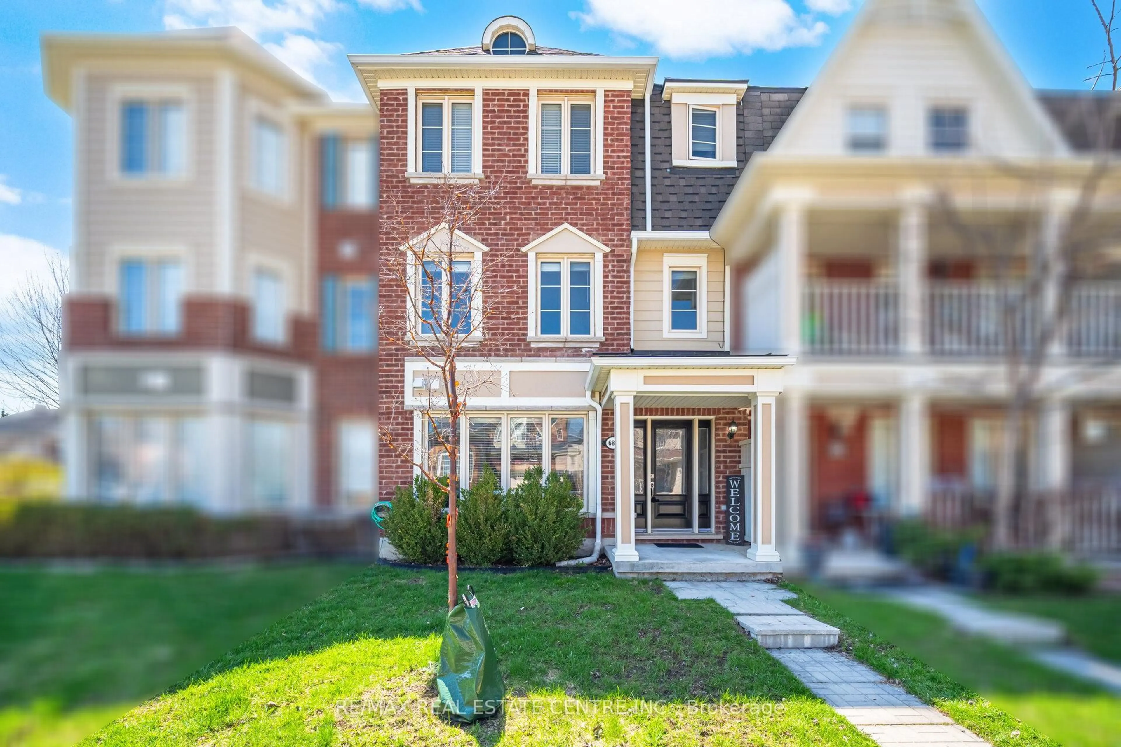 Home with brick exterior material, street for 680 McEastern Path, Milton Ontario L9T 0G4