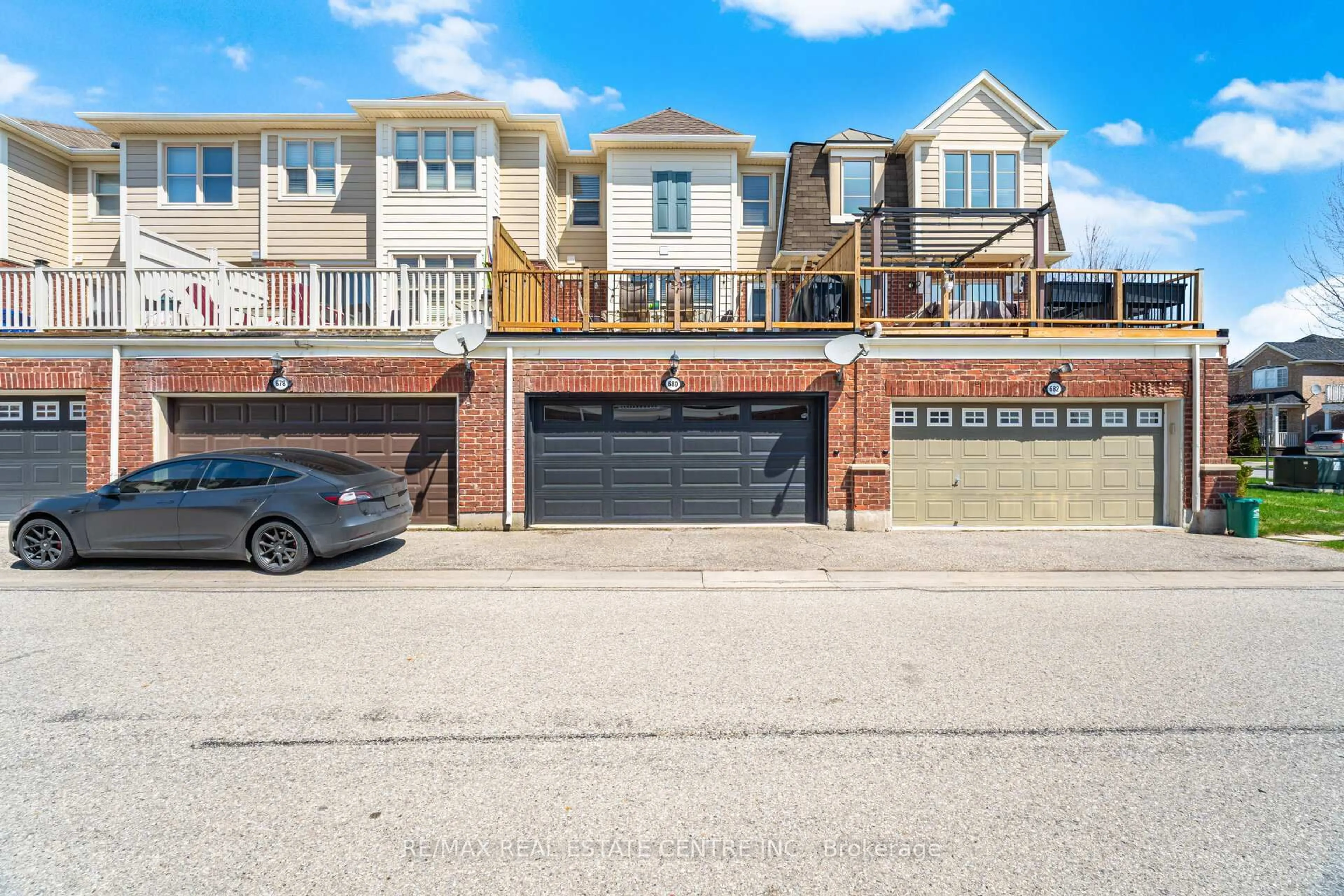 Unknown for 680 McEastern Path, Milton Ontario L9T 0G4
