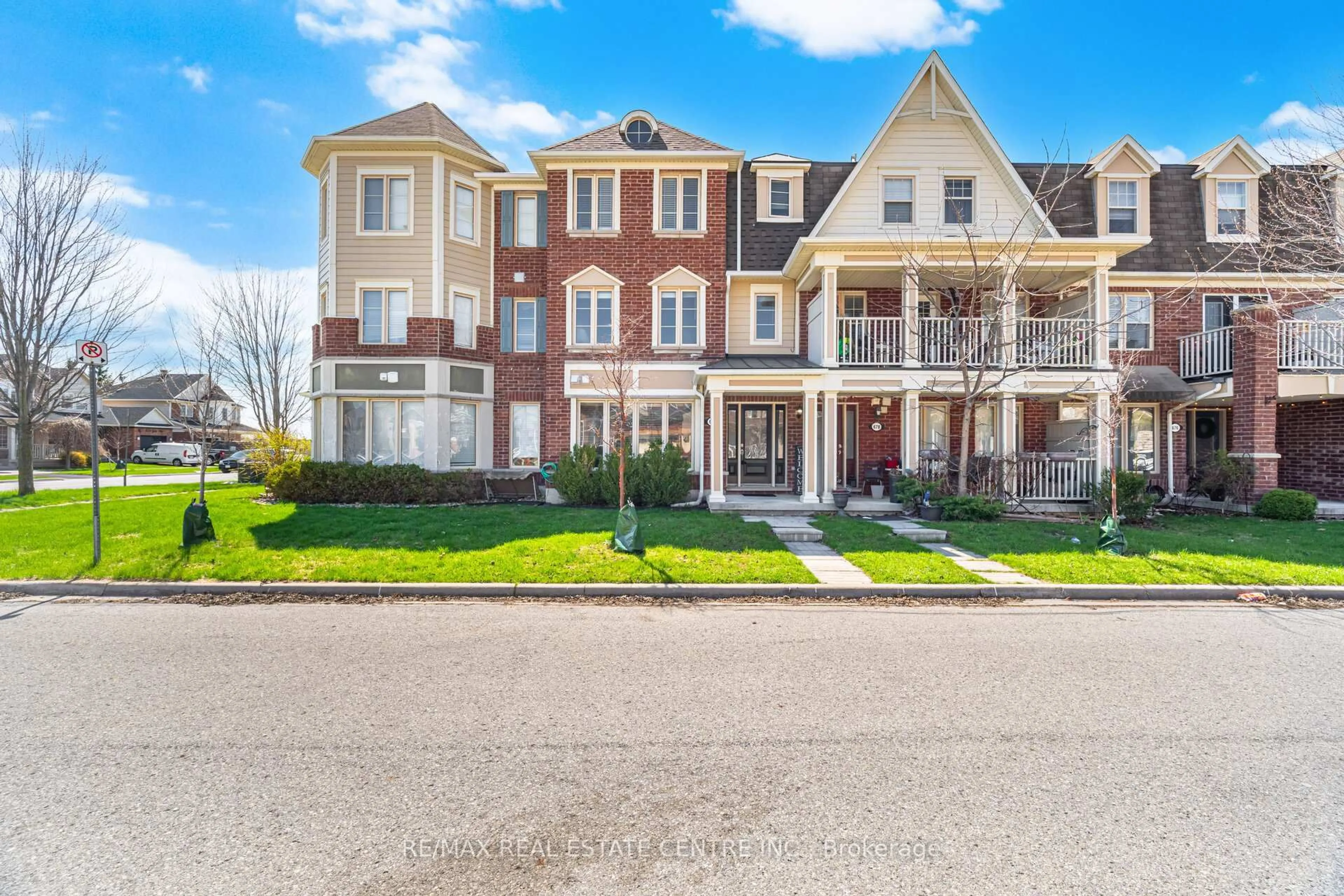 Home with brick exterior material, street for 680 McEastern Path, Milton Ontario L9T 0G4