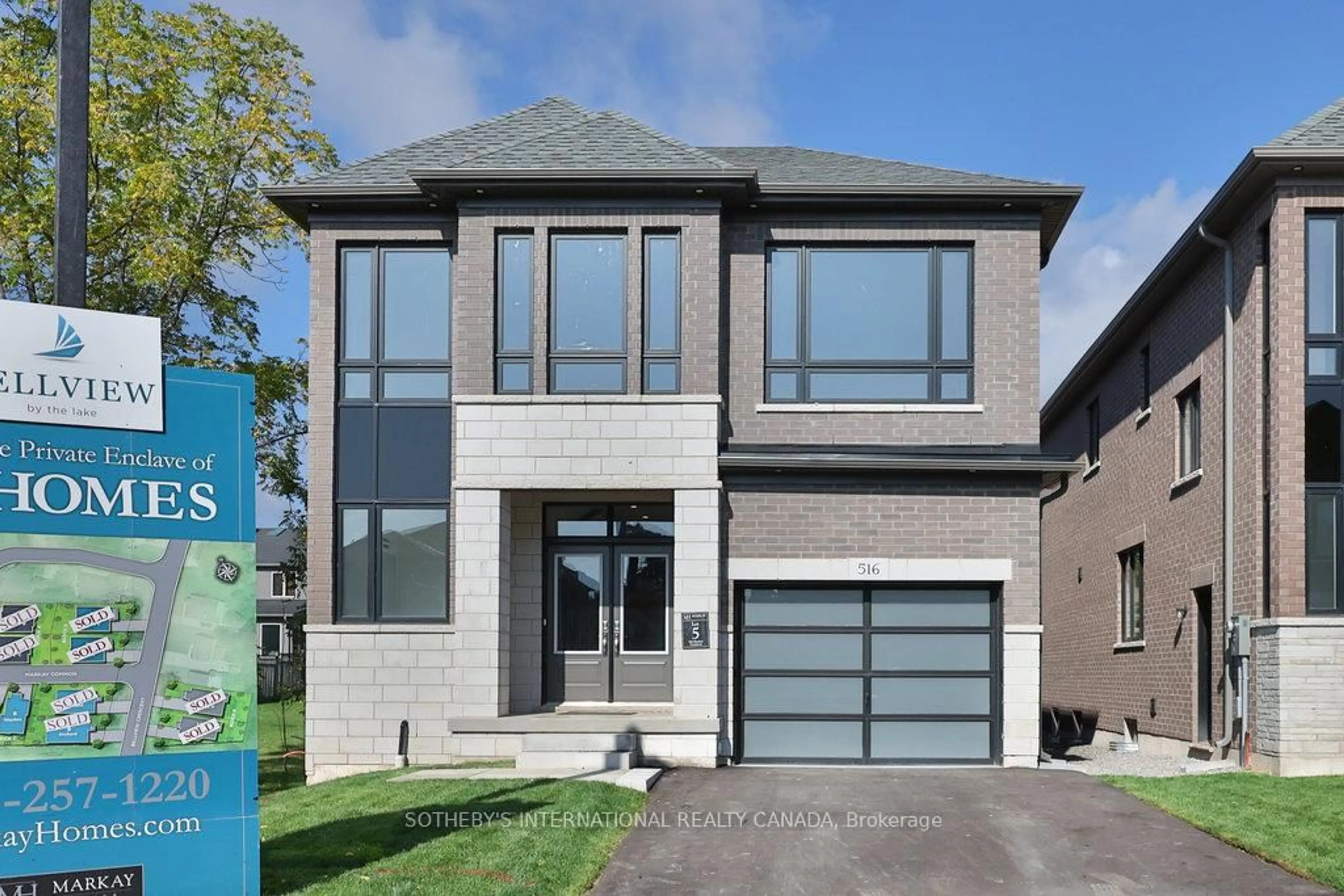 Home with brick exterior material, street for 516 Markay Common, Burlington Ontario L7S 0A6