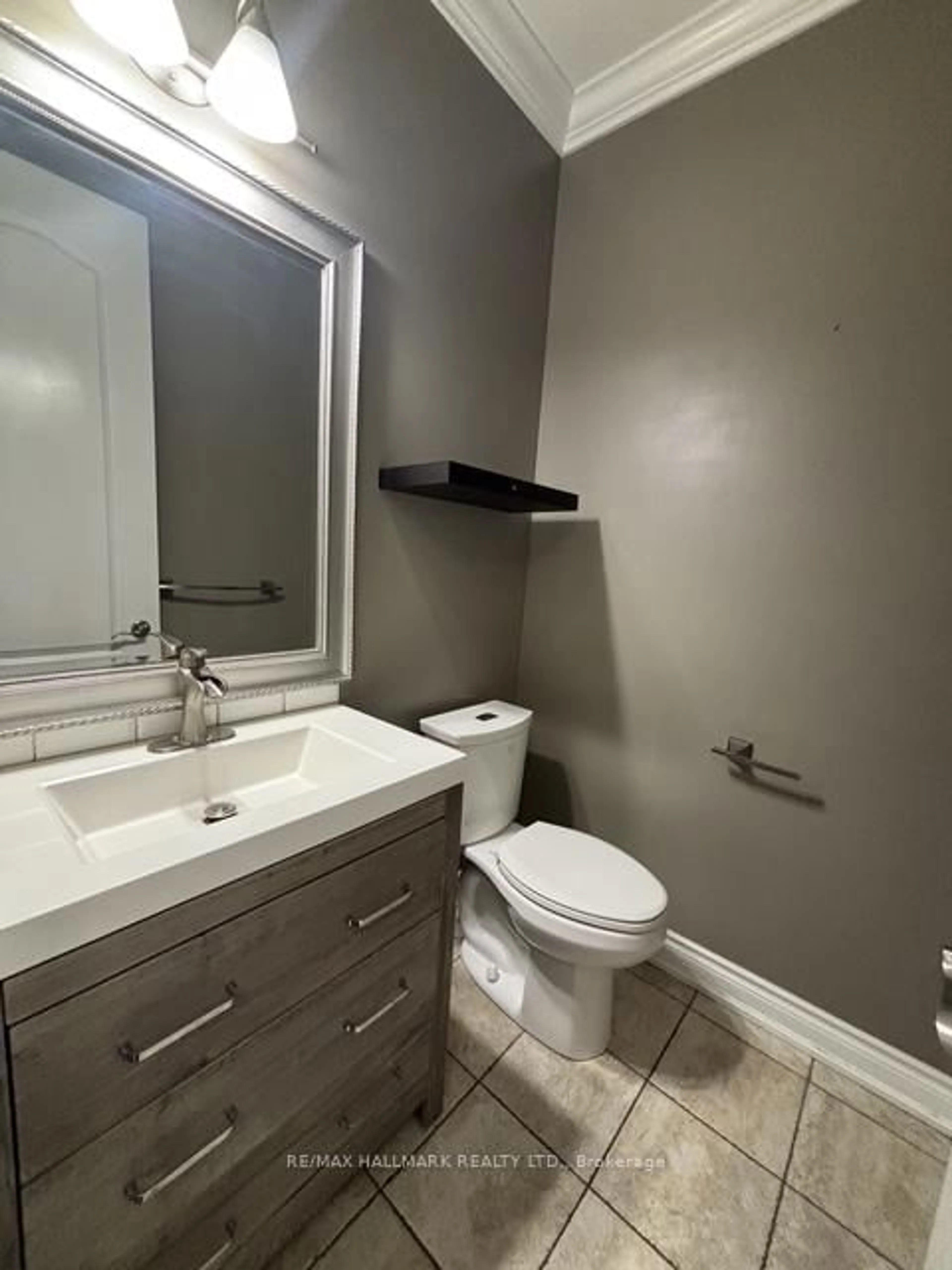 Standard bathroom, unknown for 99 Royal West Dr, Brampton Ontario L6X 0Z8