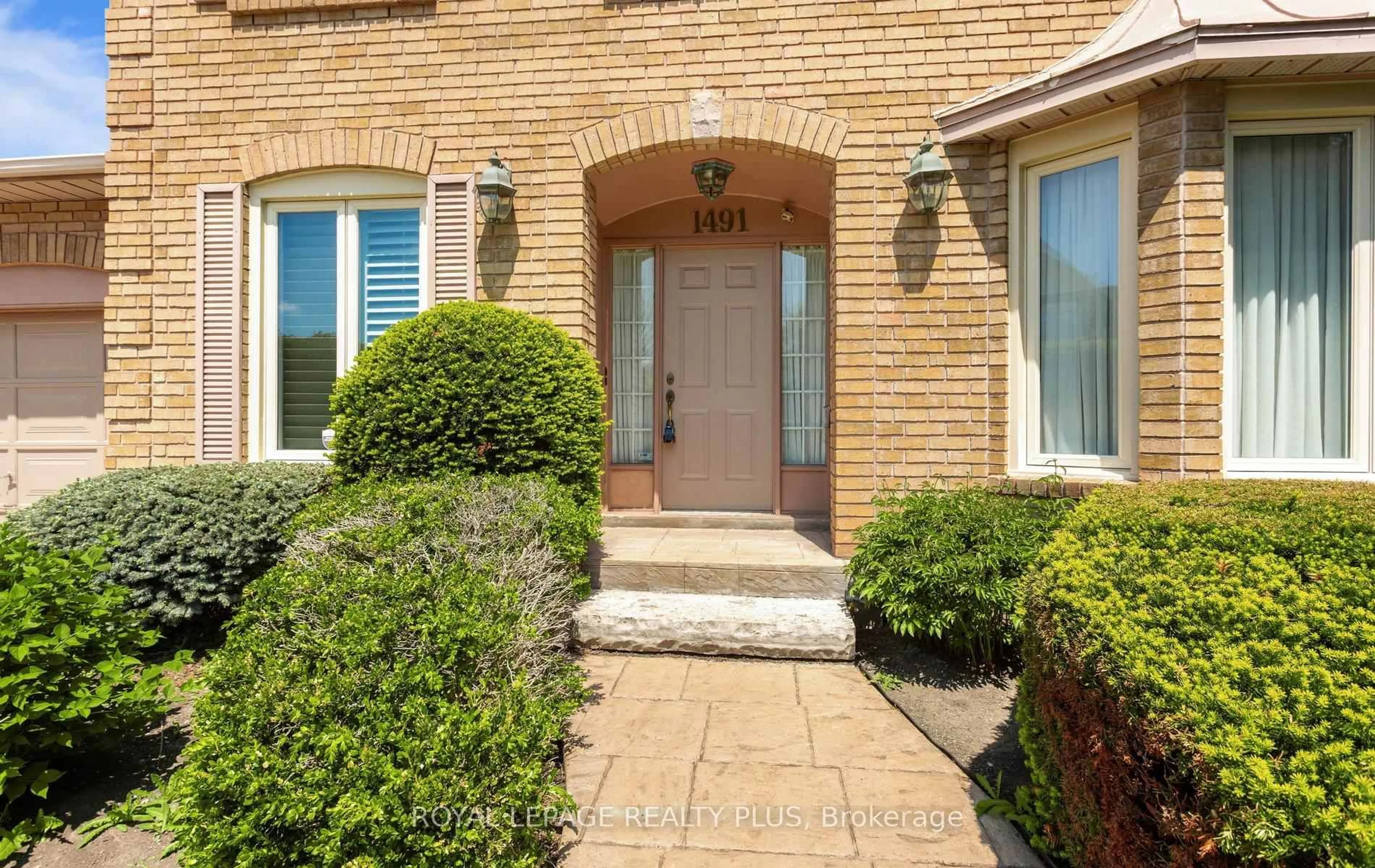 Unknown for 1491 The Links Dr, Oakville Ontario L6M 2P2