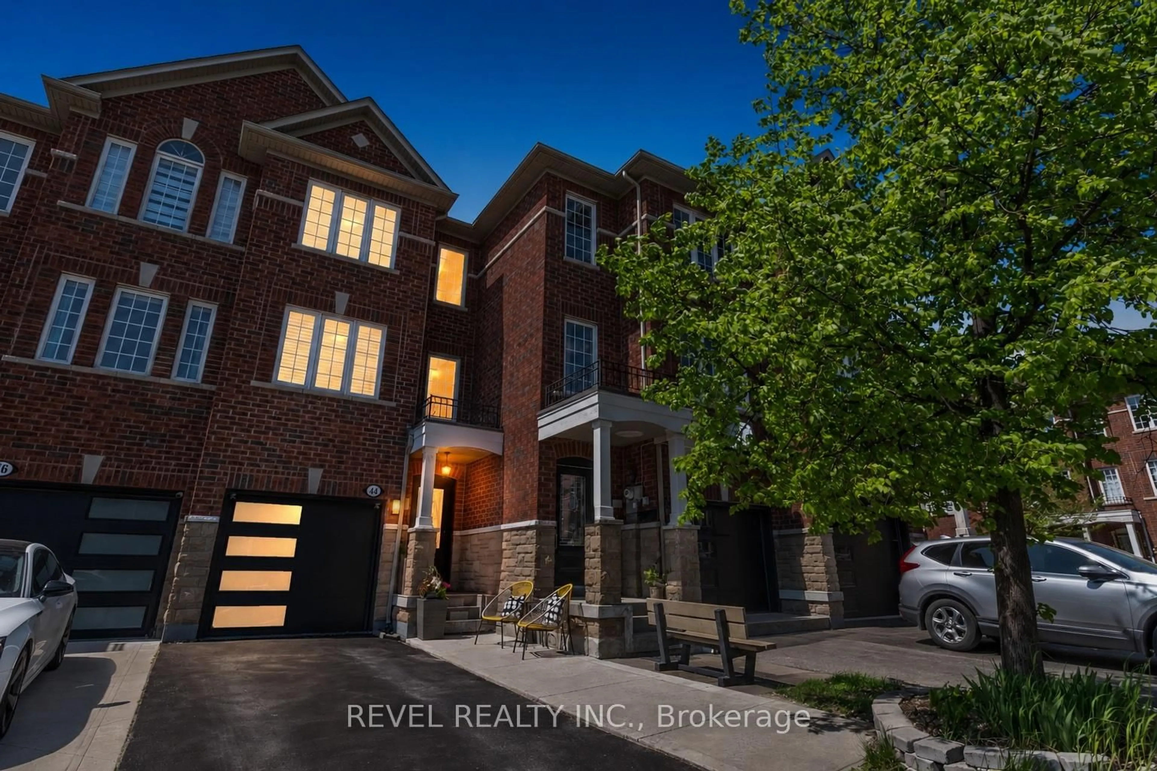 Home with brick exterior material, street for 44 Denison Ave, Brampton Ontario L6X 0H1