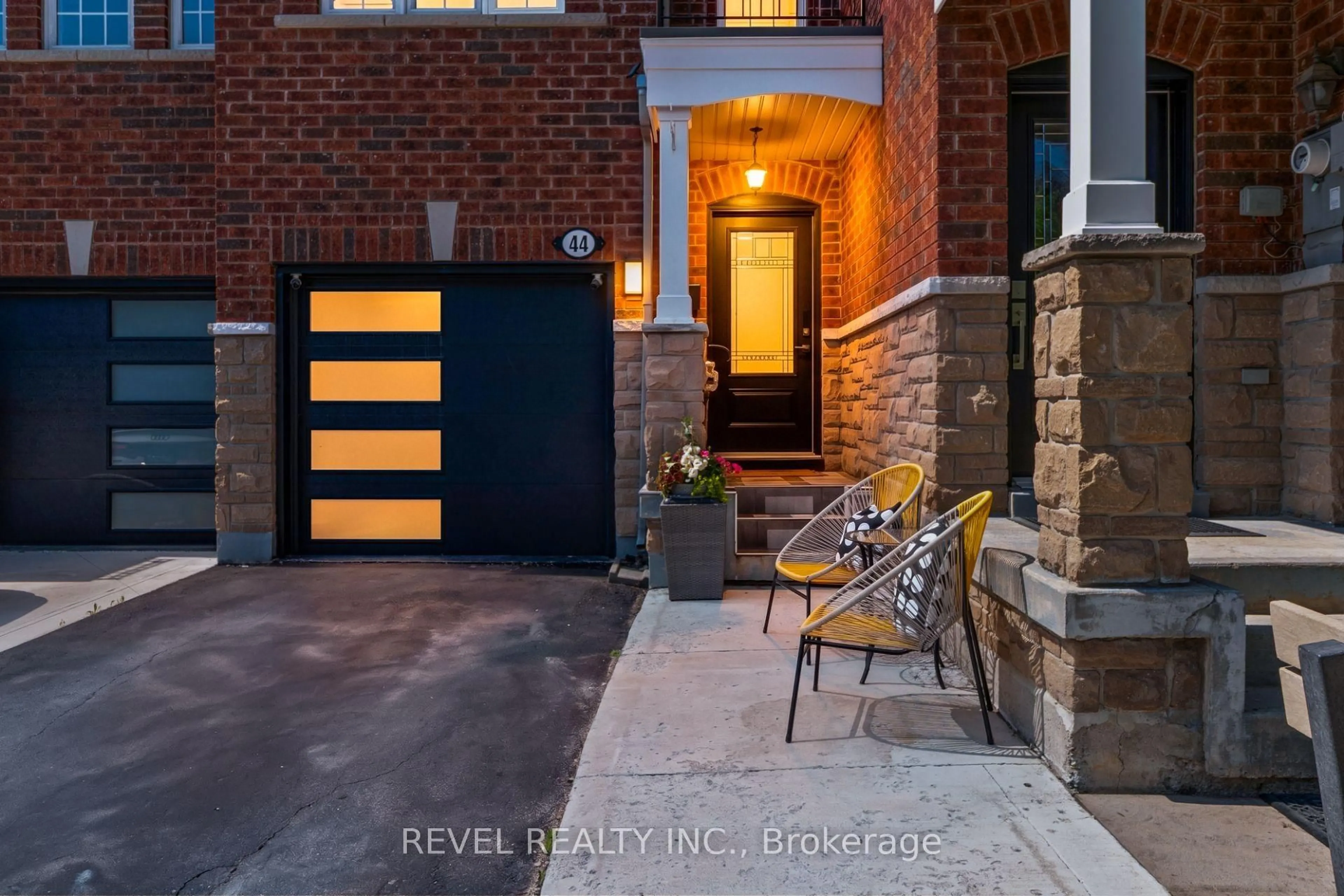 Unknown for 44 Denison Ave, Brampton Ontario L6X 0H1