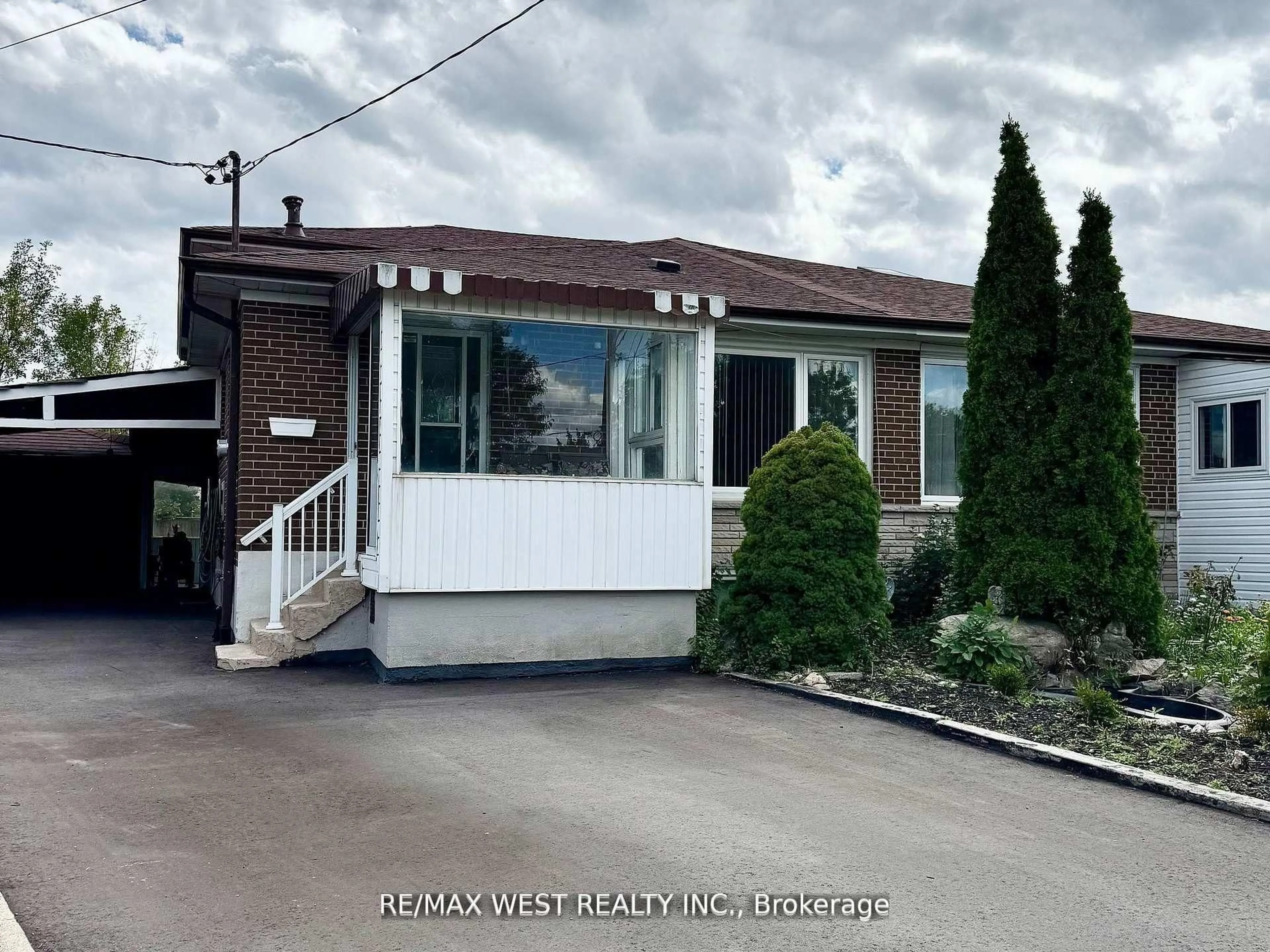 Home with vinyl exterior material, street for 25 Bimini Cres, Toronto Ontario M3N 1S1