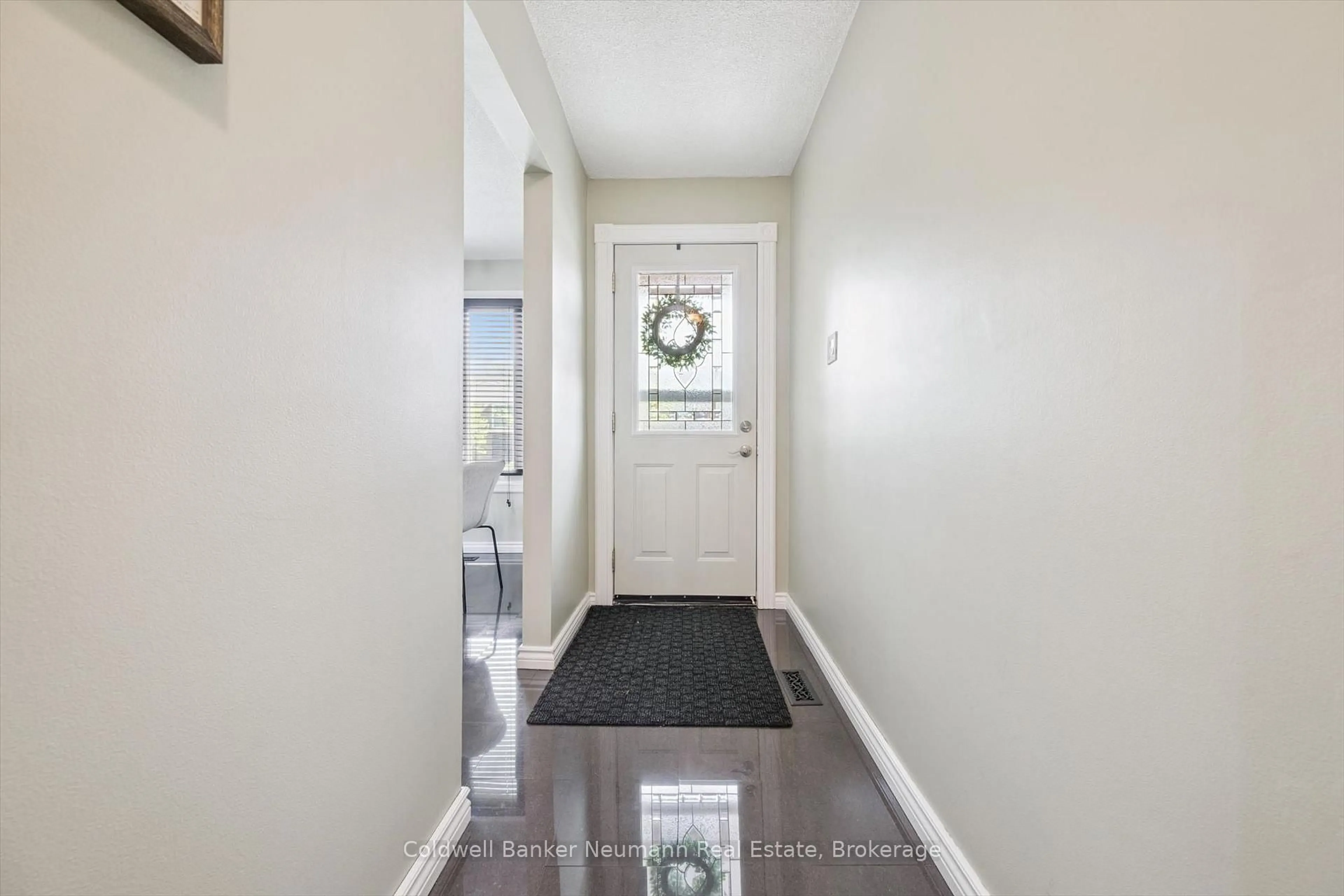 Indoor entryway for 17 Histon Cres, Brampton Ontario L6V 3P9