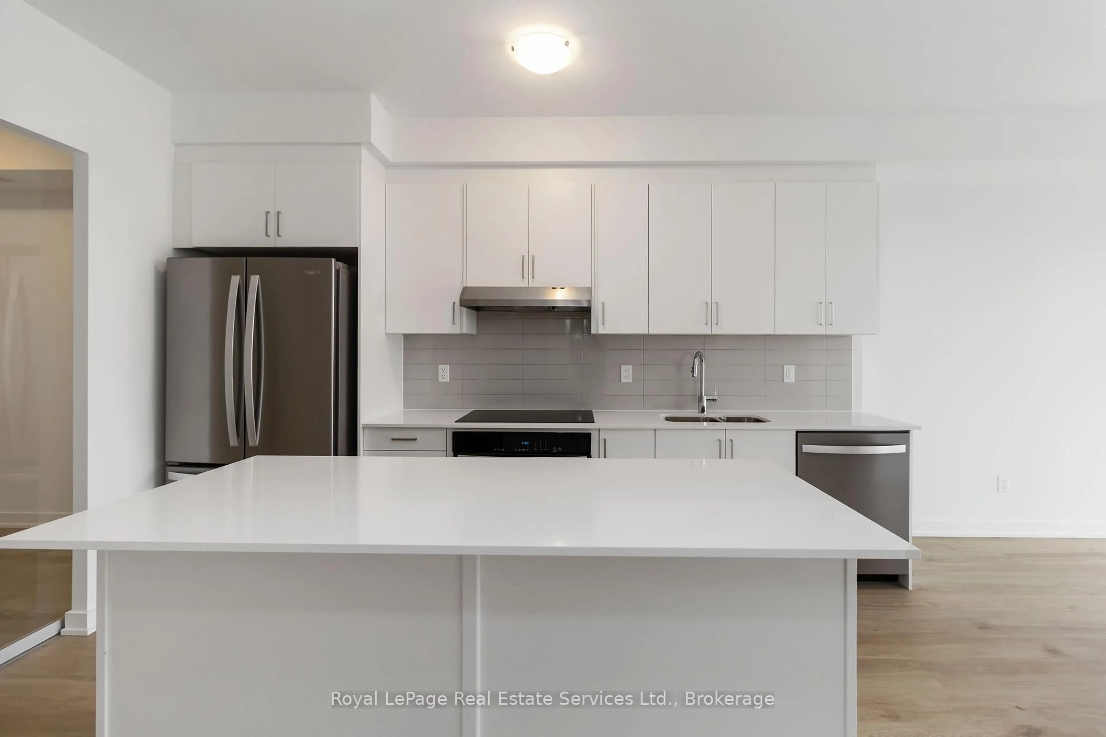 Standard kitchen, unknown for 1035 Southdown Rd #601, Mississauga Ontario L5J 0A2
