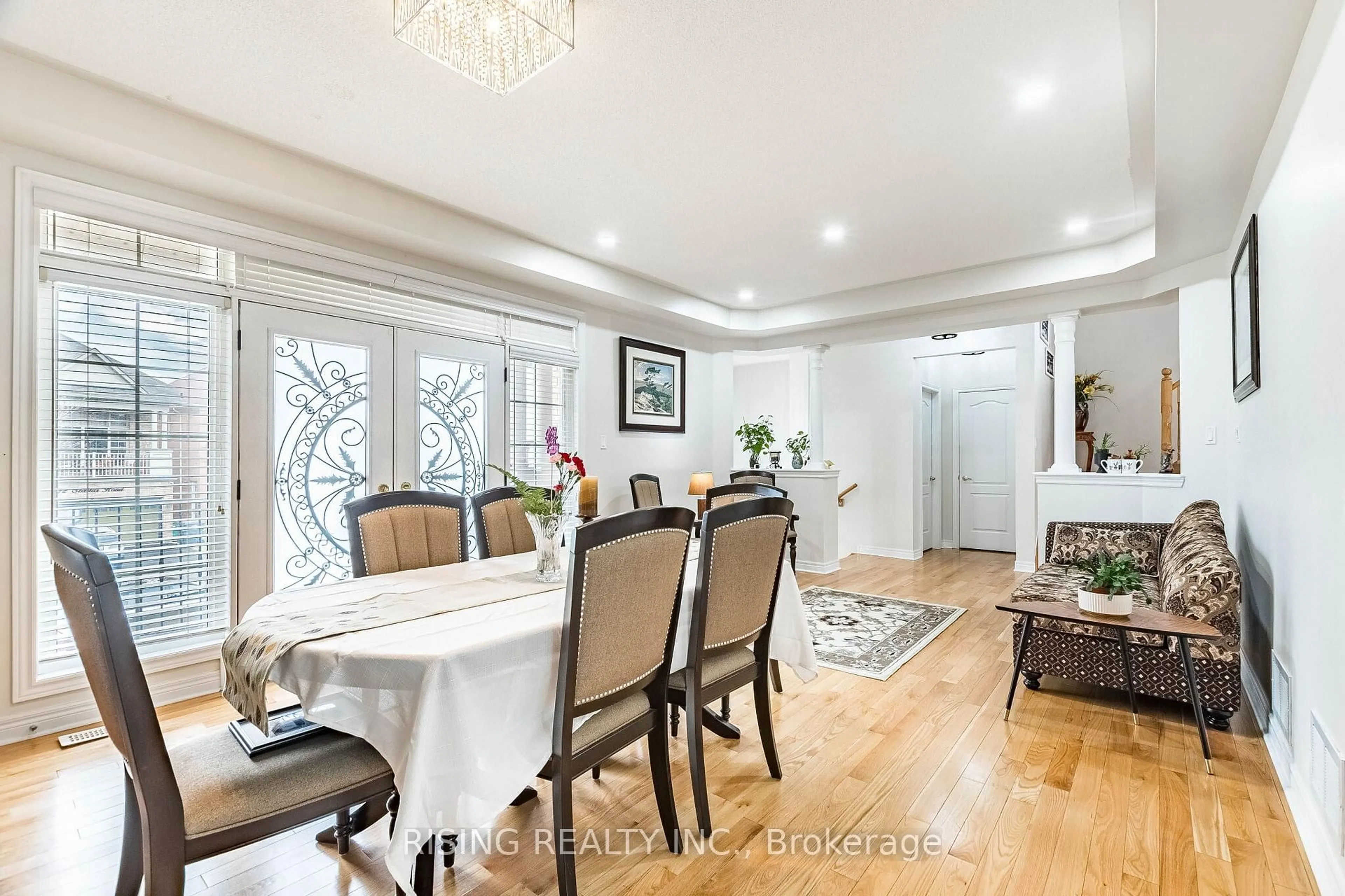 Dining room, unknown for 33 Seastar Rd, Brampton Ontario L6Y 0P1