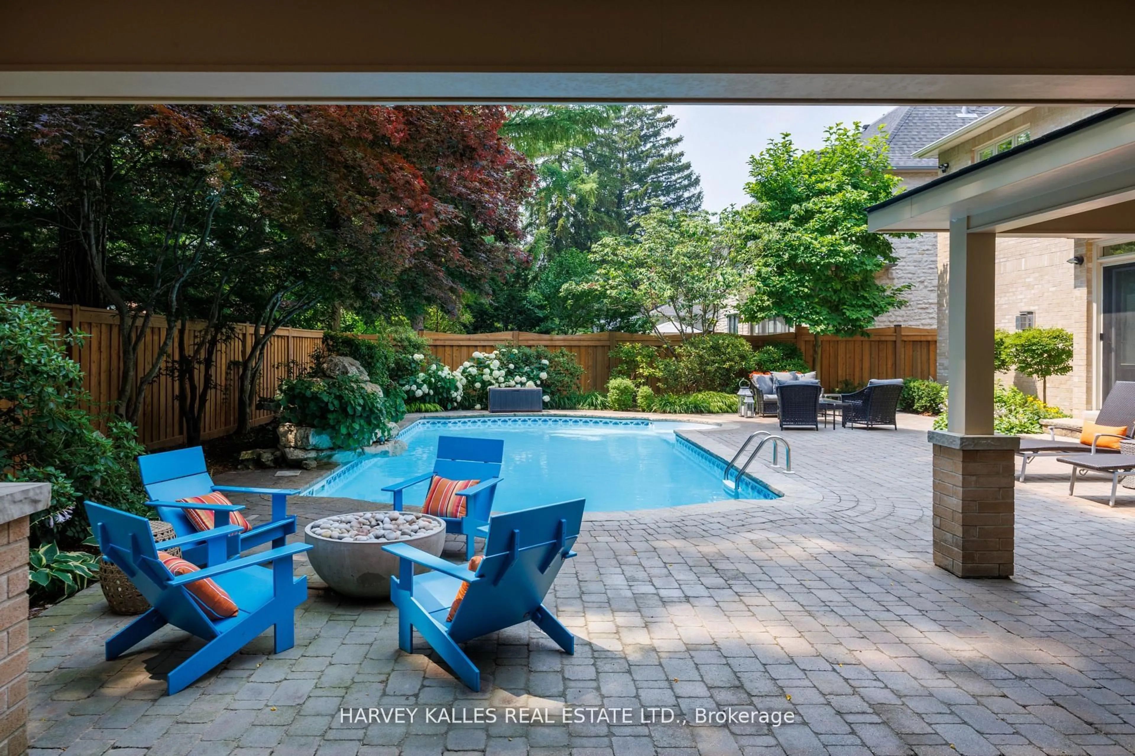 Patio, street for 7 ROMNEY Rd, Toronto Ontario M9A 4E9