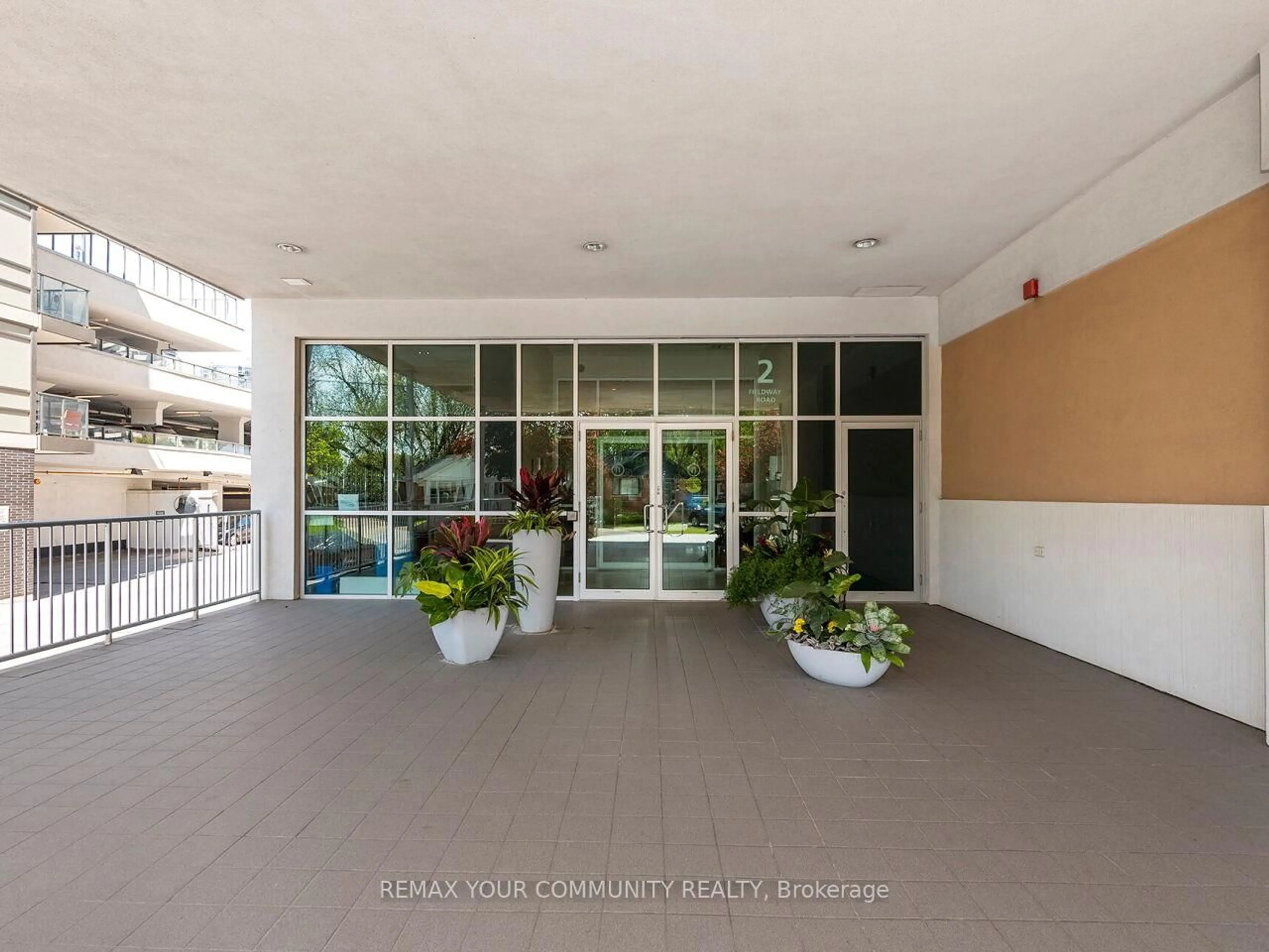 Indoor foyer for 2 Fieldway Rd #601, Toronto Ontario M8Z 0B9