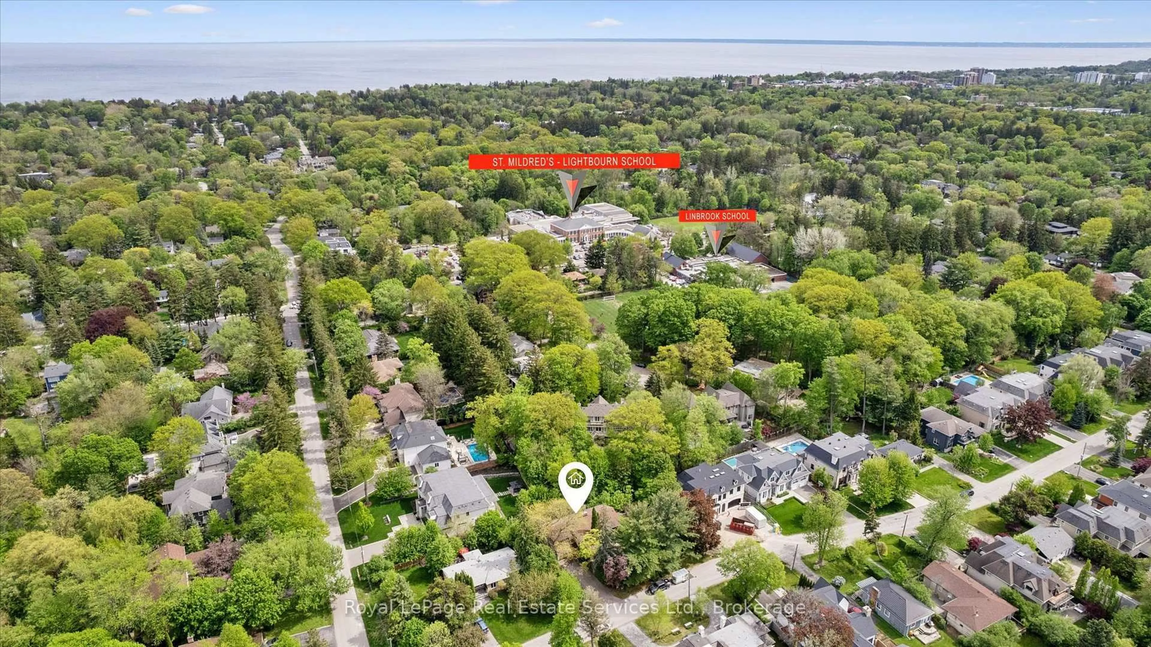 A pic from outside/outdoor area/front of a property/back of a property/a pic from drone, forest/trees view for 1118 Melvin Ave, Oakville Ontario L6J 2V9