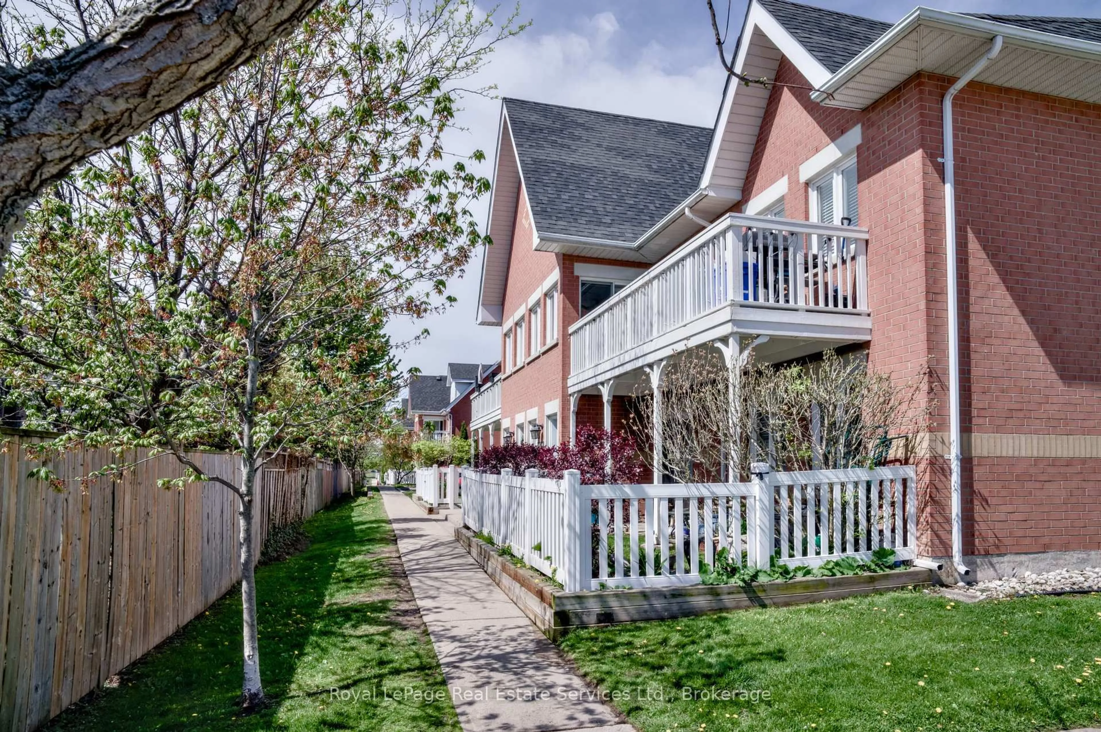 Patio, street for 1701 Lampman Ave #507, Burlington Ontario L7L 6R9