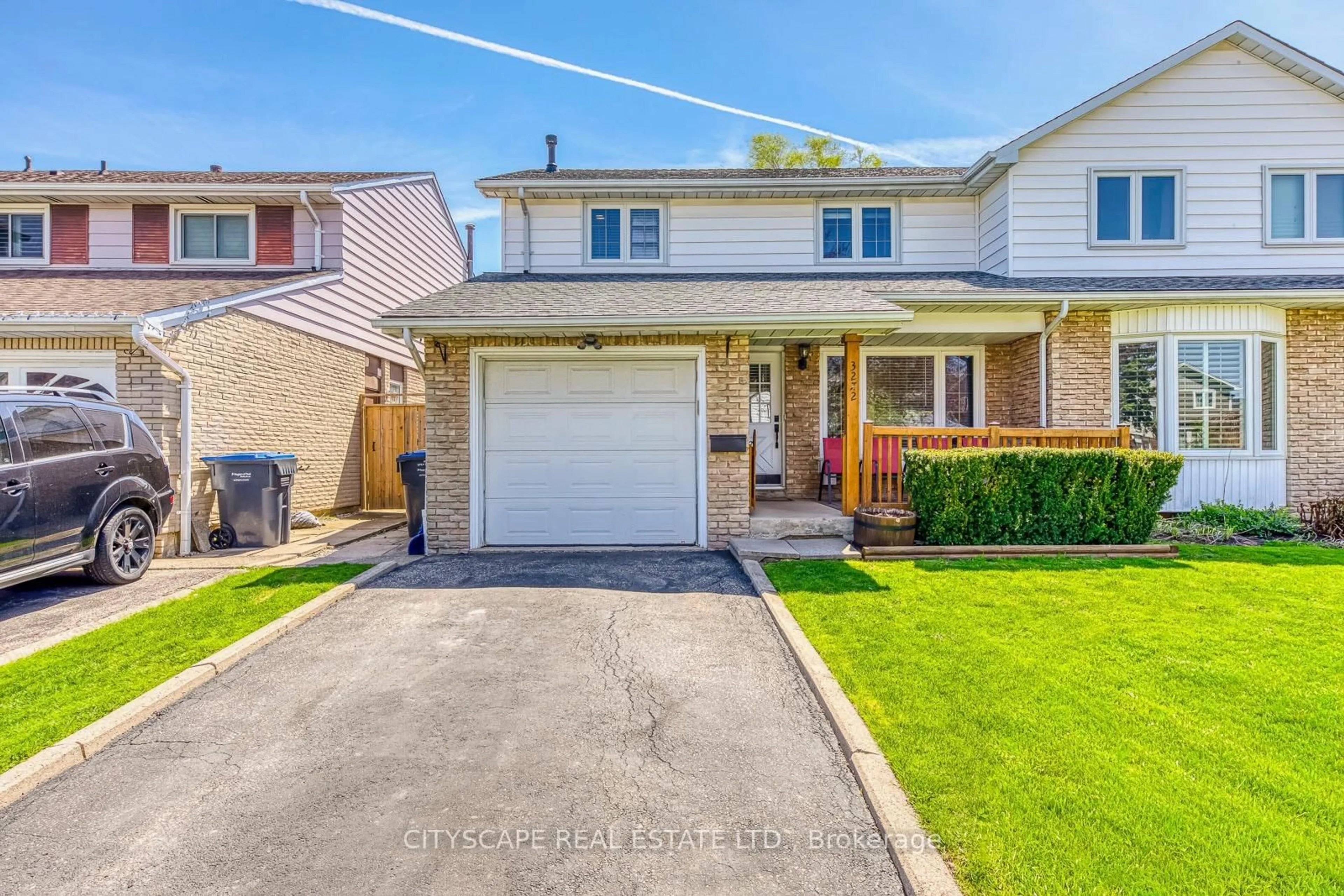 Home with vinyl exterior material, street for 3272 Kings Masting Cres, Mississauga Ontario L5L 1G6