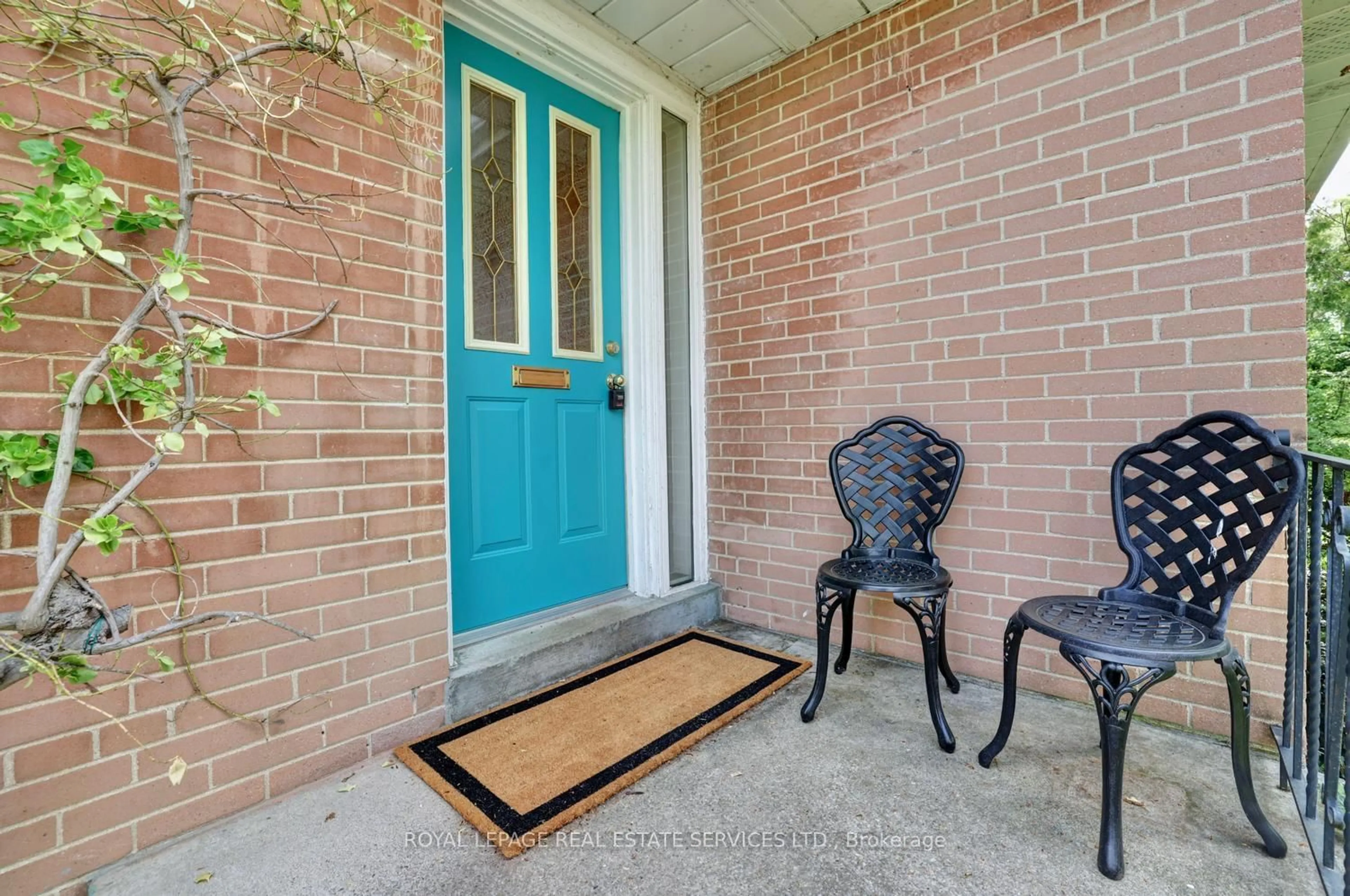 Indoor entryway for 109 Chapman Rd, Toronto Ontario M9P 1E9