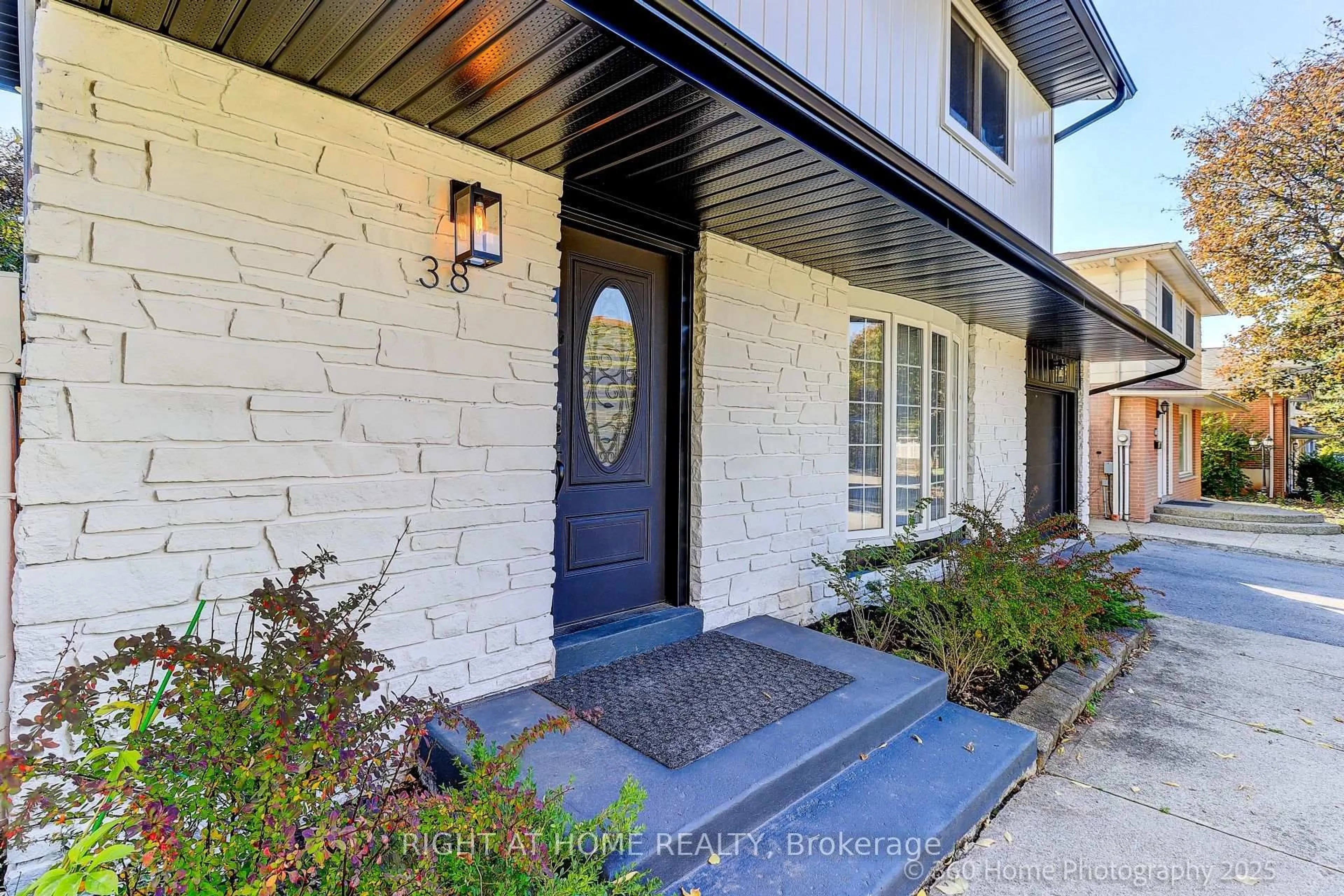 Unknown for 38 Culham St, Oakville Ontario L6H 1G5