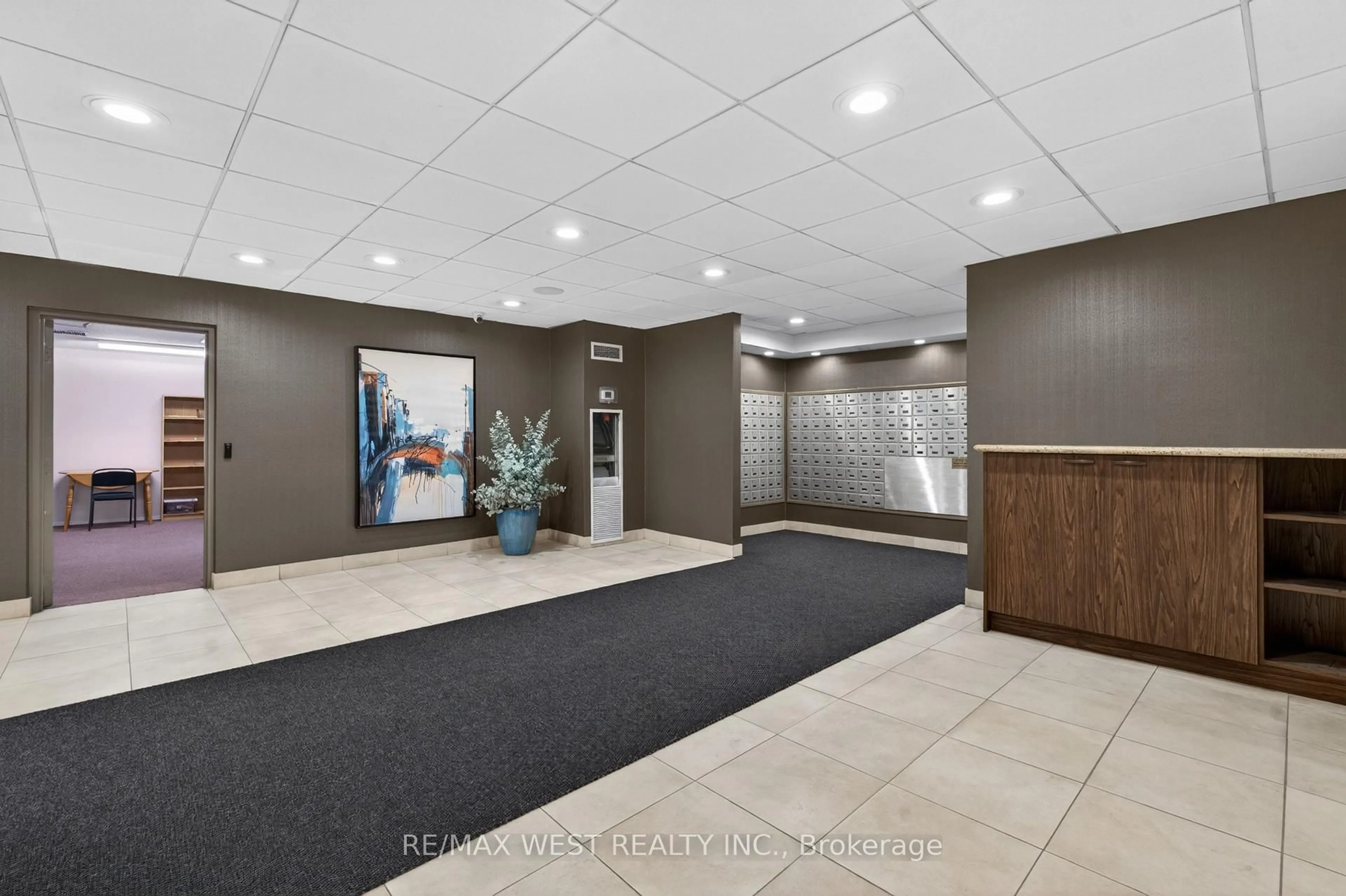 Lobby for 75 Emmett Ave #1801, Toronto Ontario M6M 5A7