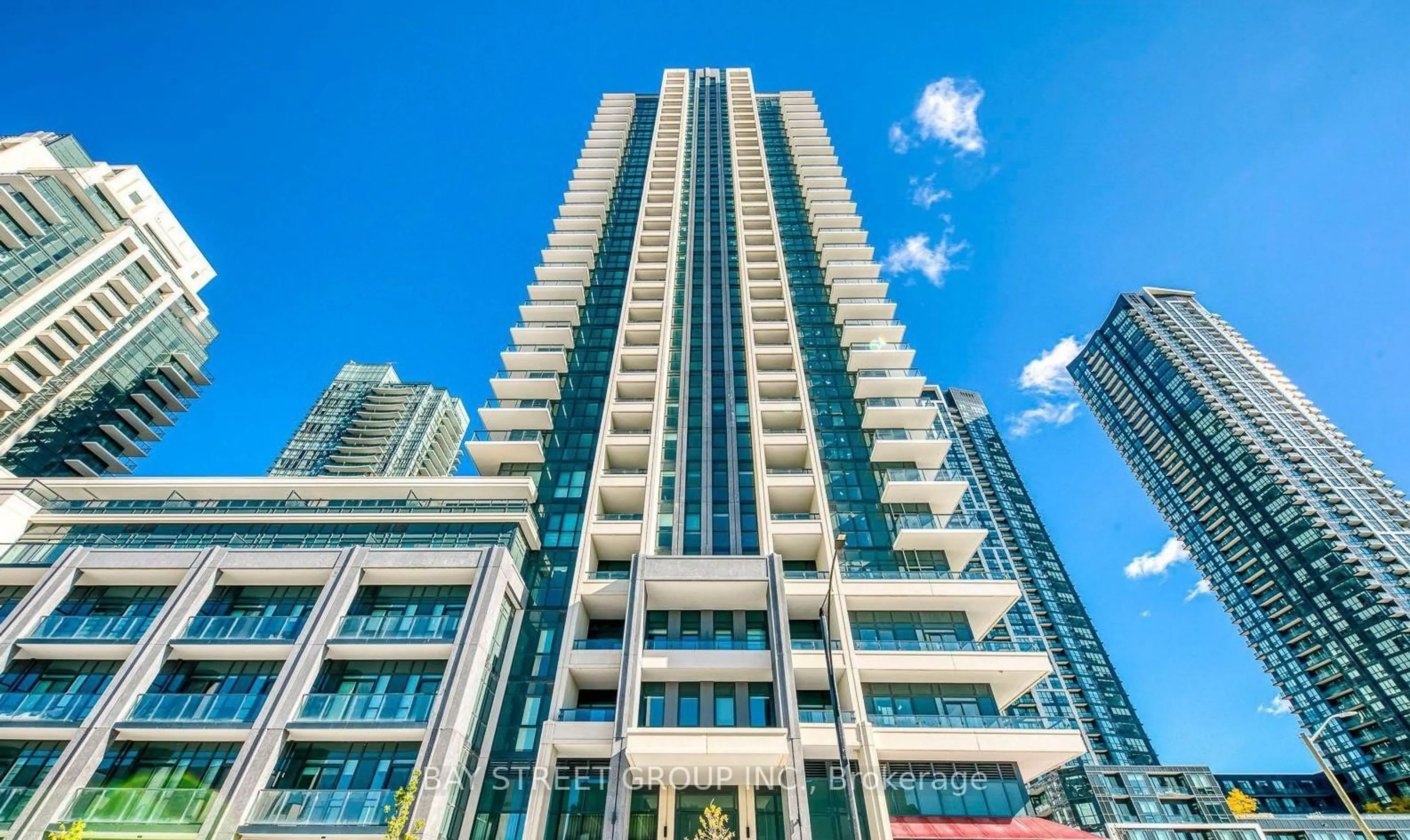 Indoor foyer for 4055 Parkside Village Dr #Lph 5, Mississauga Ontario L5B 0K8