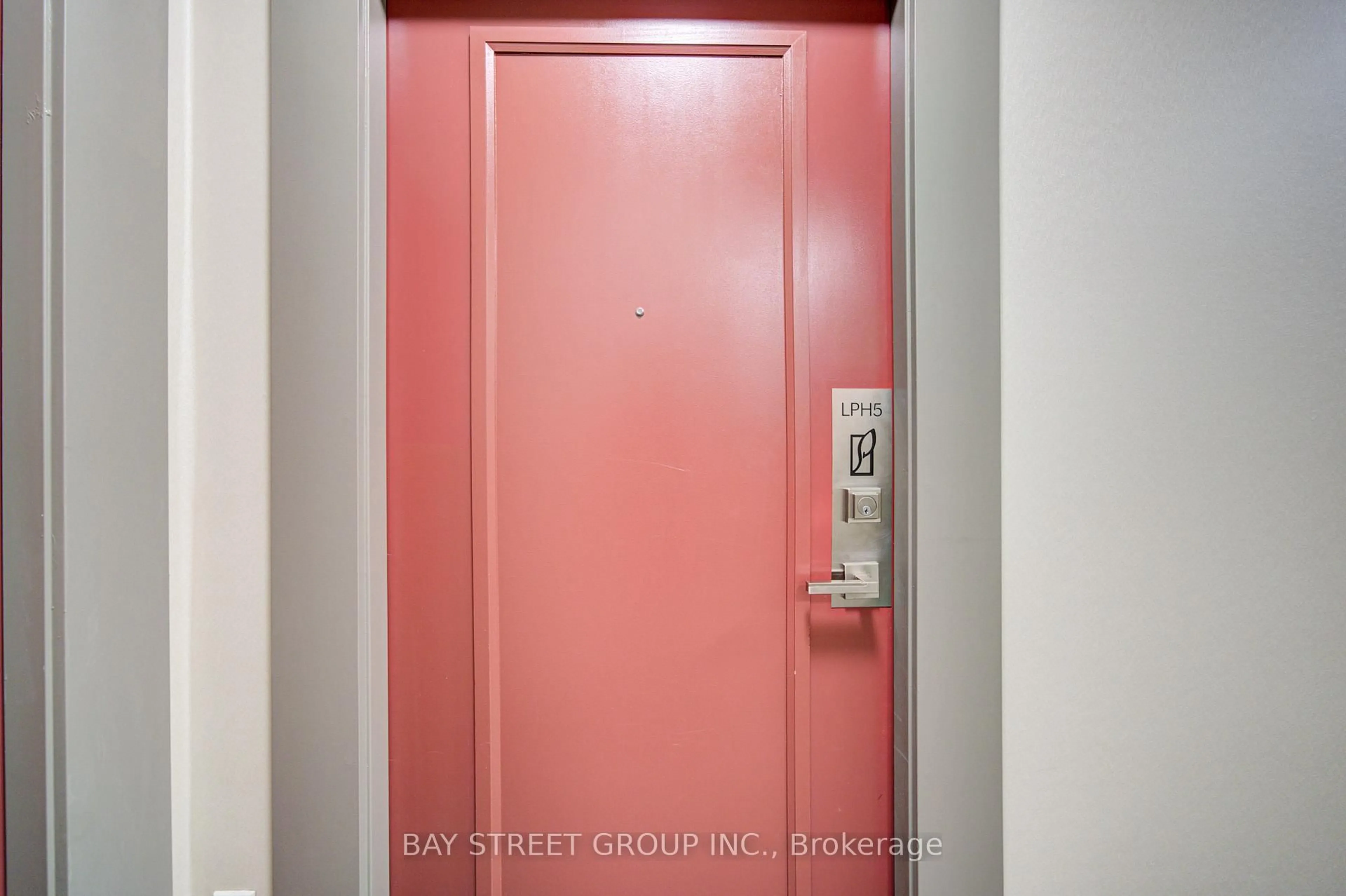 Indoor entryway for 4055 Parkside Village Dr #Lph 5, Mississauga Ontario L5B 0K8